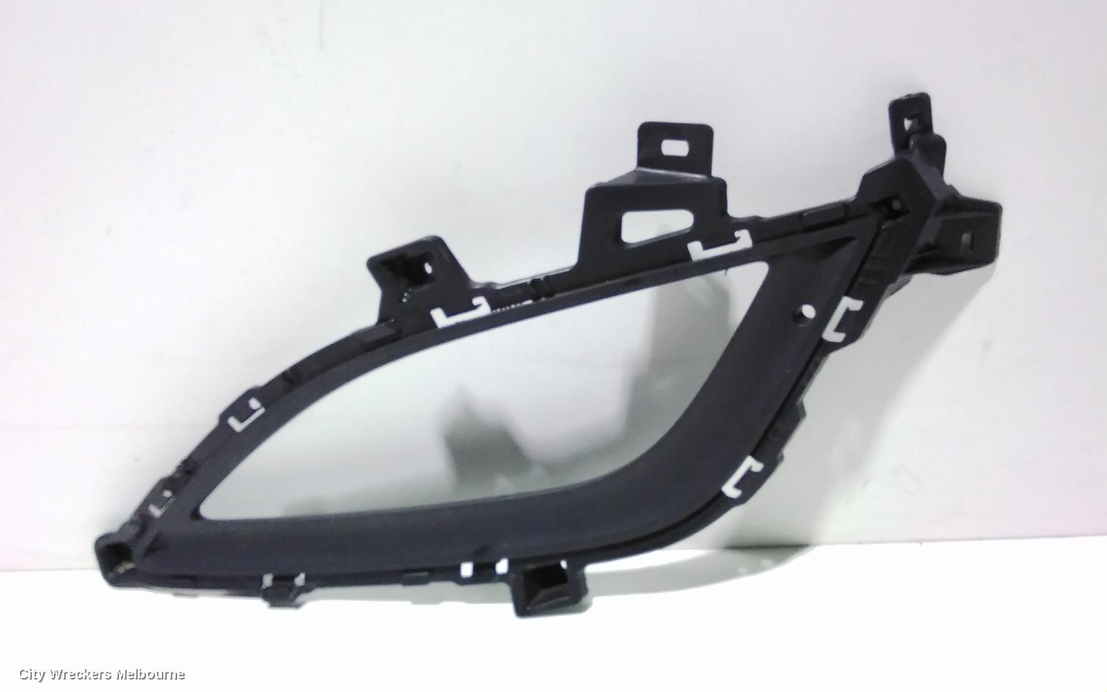 HYUNDAI I30 LEFT INDICATOR/FOG/SIDE, BUMPER FOGLAMP SURROUND, NON DAY TIME RUNNING LAMP TYPE, GD, 02/2012 - 02/2017