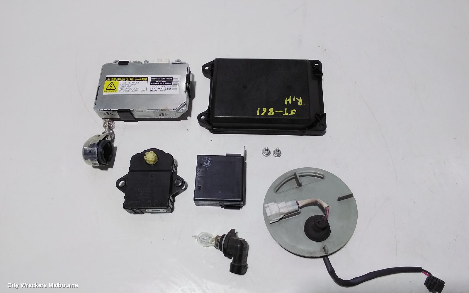LEXUS RX SERIES RIGHT HEADLAMP, MCU3#, XENON, LENS# 48-66 KOITO, 08/2004 - 11/2005