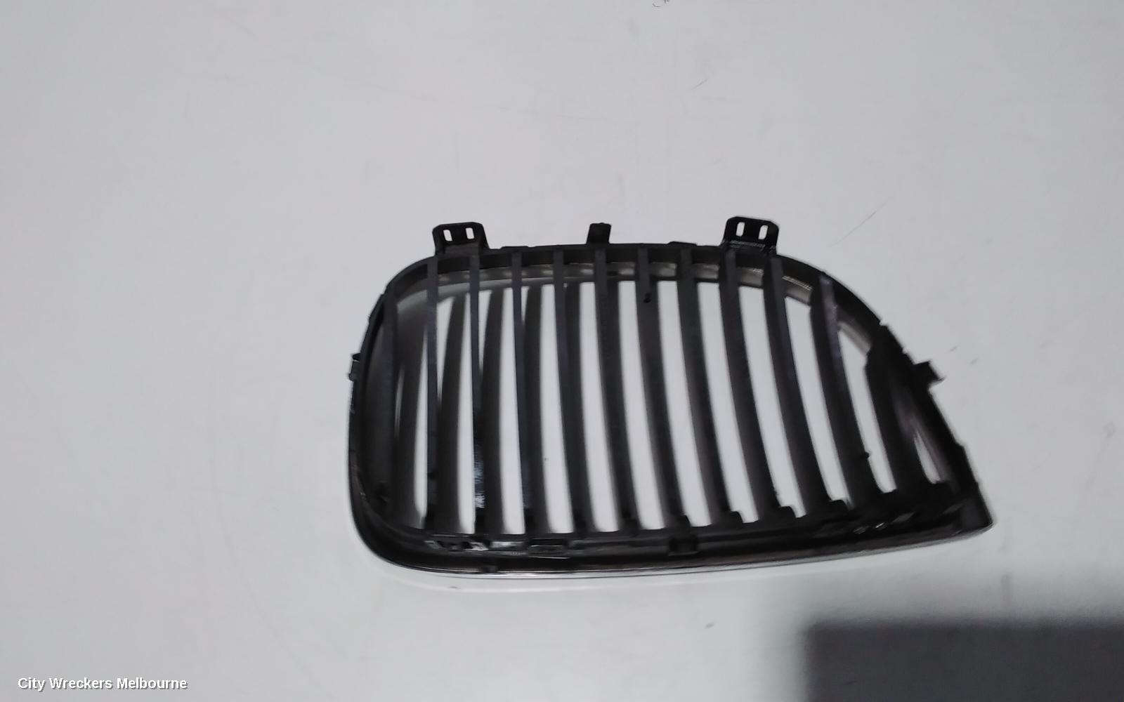 BMW 1 SERIES GRILLE, RADIATOR GRILLE (LH SIDE), E87, HATCH, CHROME, 10/2004 - 09/2011