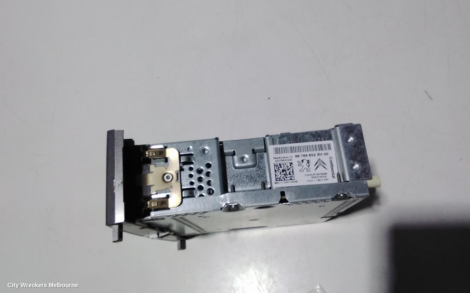 PEUGEOT 308 RADIO/CD/DVD/SAT/TV, 5 DISC CD STACKER, T7, 09/2007 - 09/2014