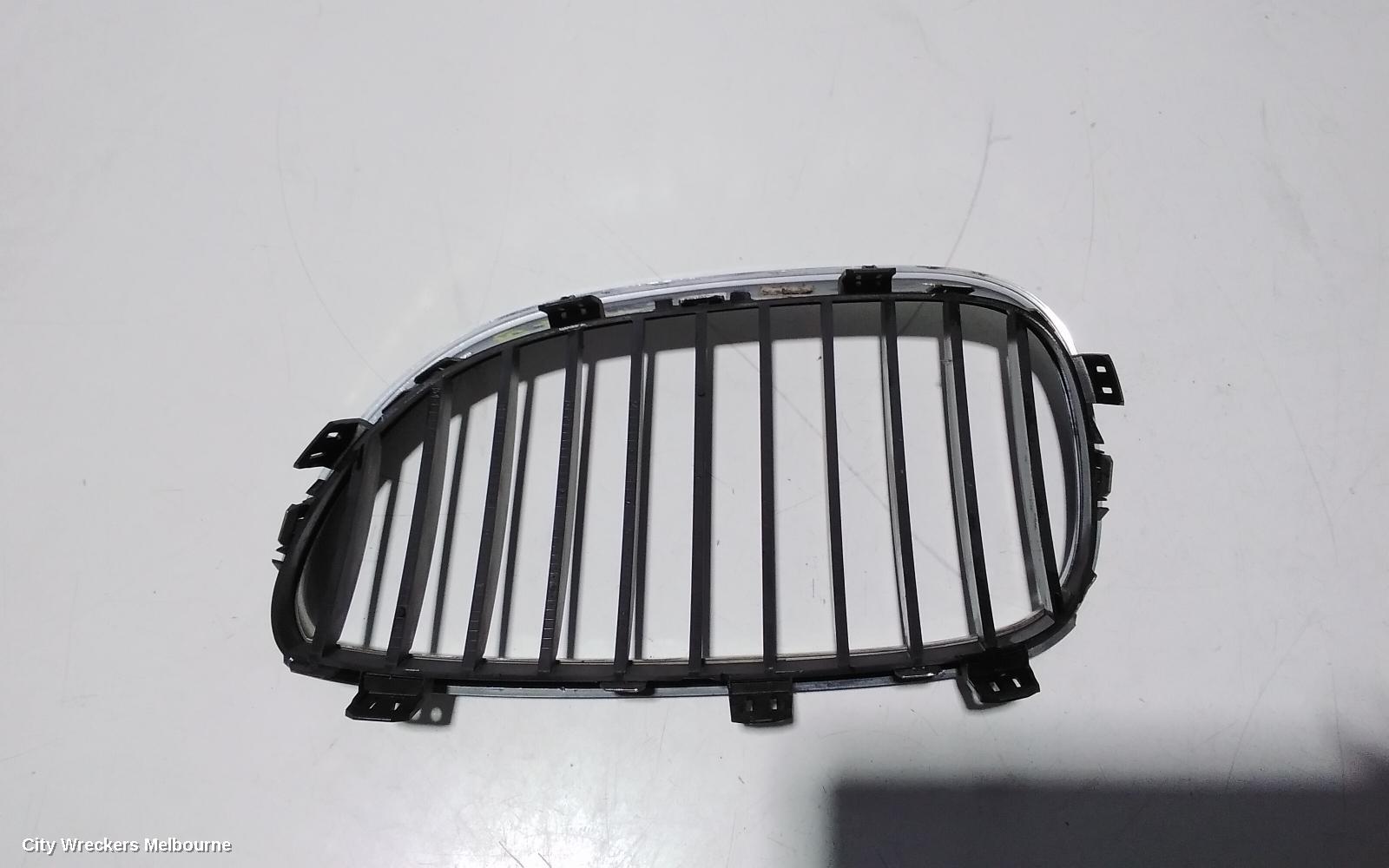 BMW 5 SERIES GRILLE, MAIN GRILLE (RH SIDE), E60, BLACK, 10/2003 - 04/2010