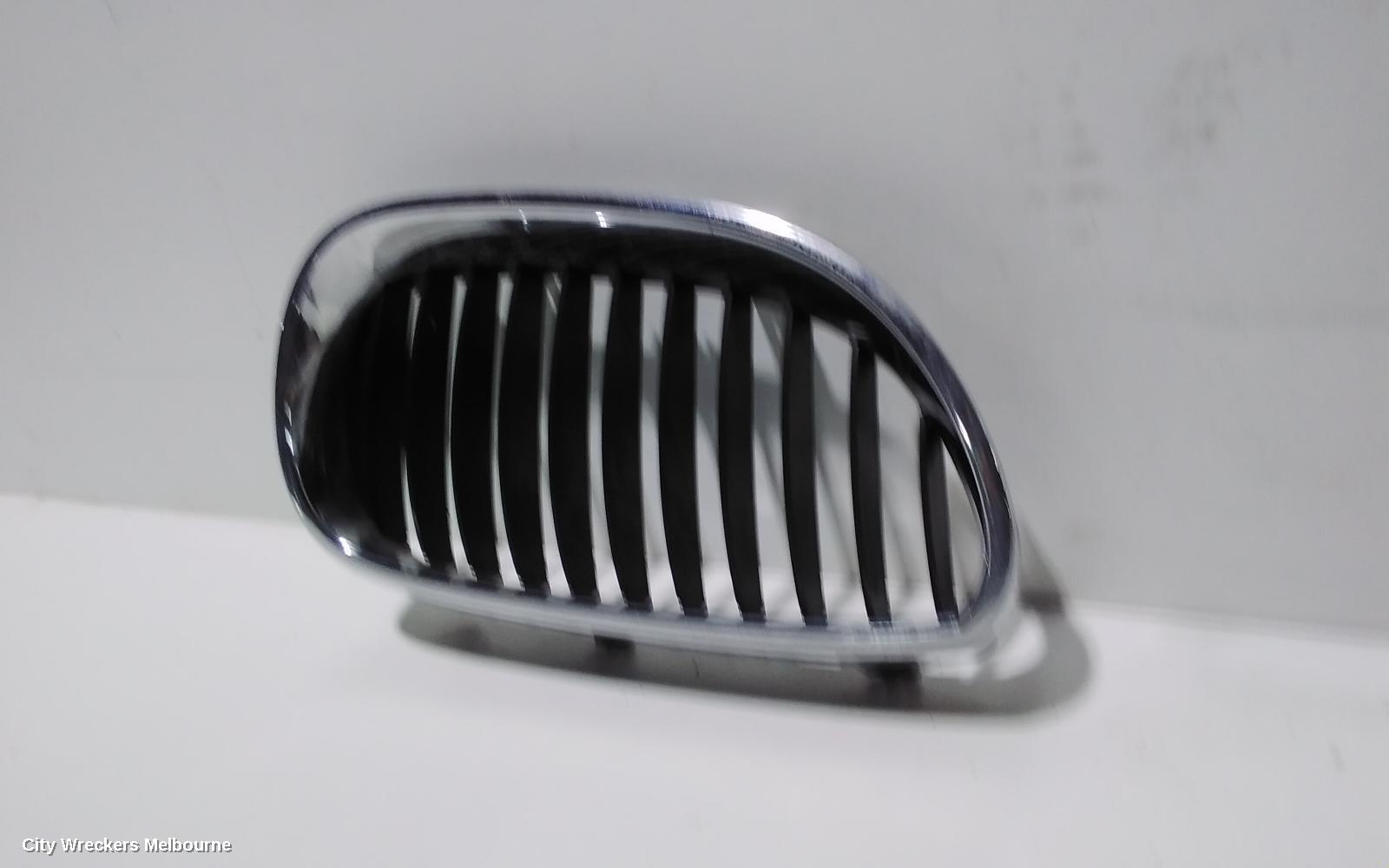 BMW 5 SERIES GRILLE, MAIN GRILLE (RH SIDE), E60, BLACK, 10/2003 - 04/2010