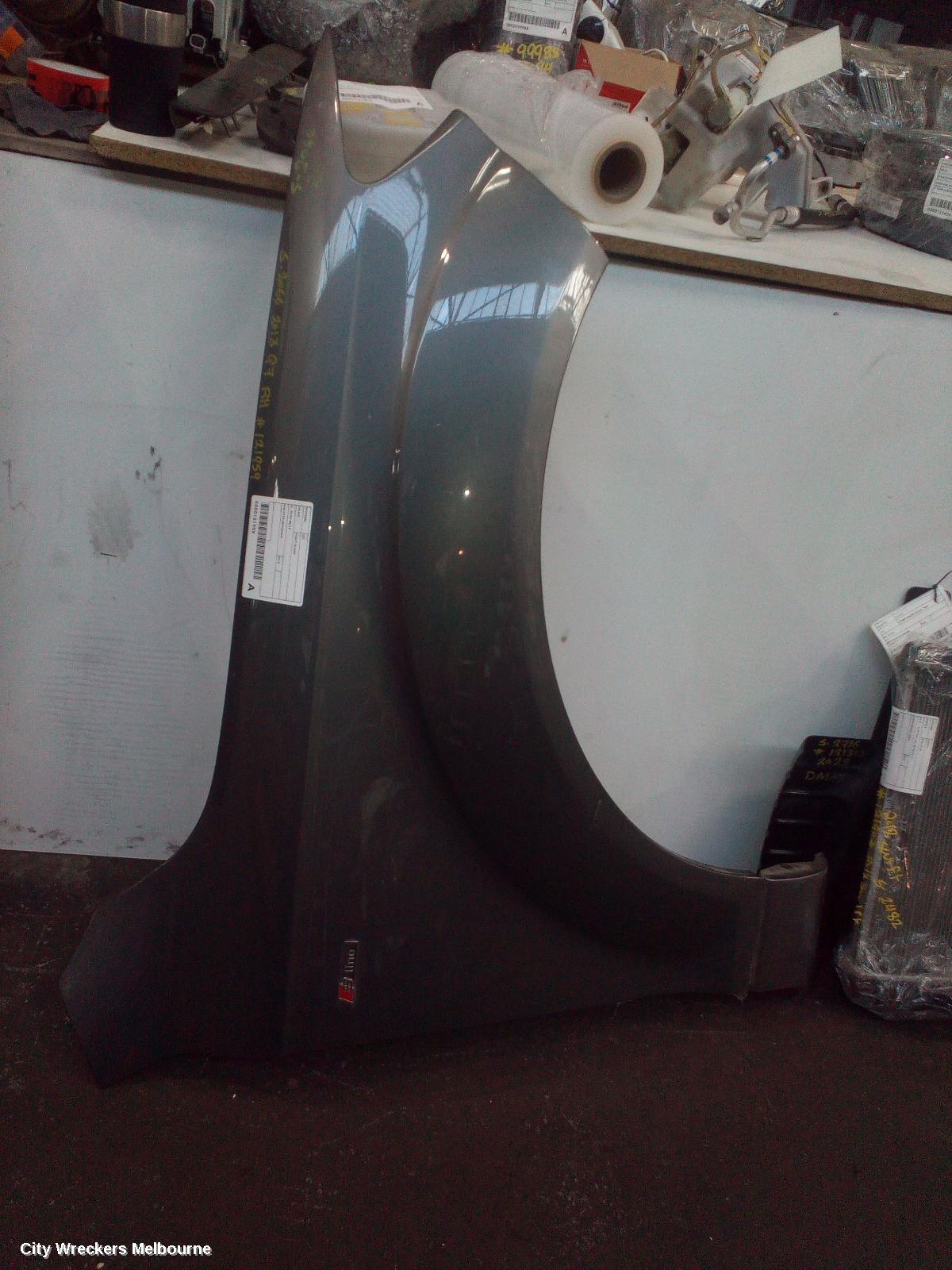 AUDI Q7 RIGHT GUARD, 4L, 09/2006 - 08/2015