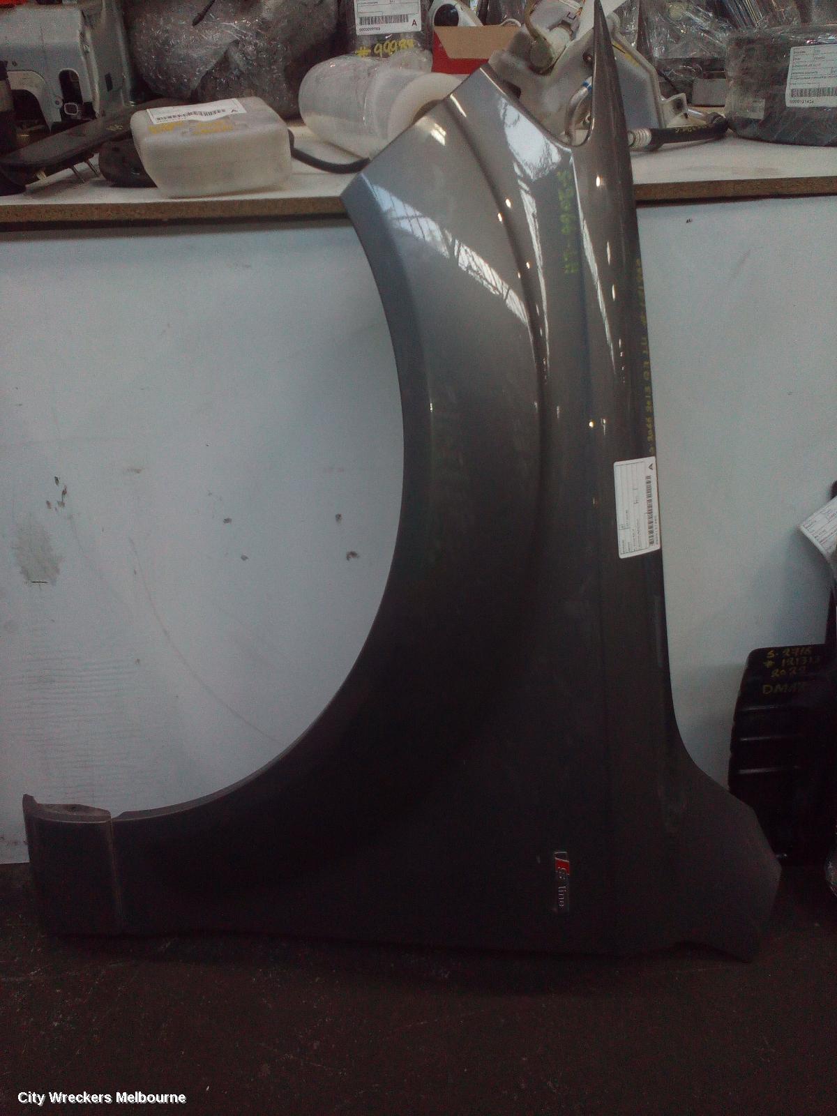 AUDI Q7 LEFT GUARD, 4L, 09/2006 - 08/2015