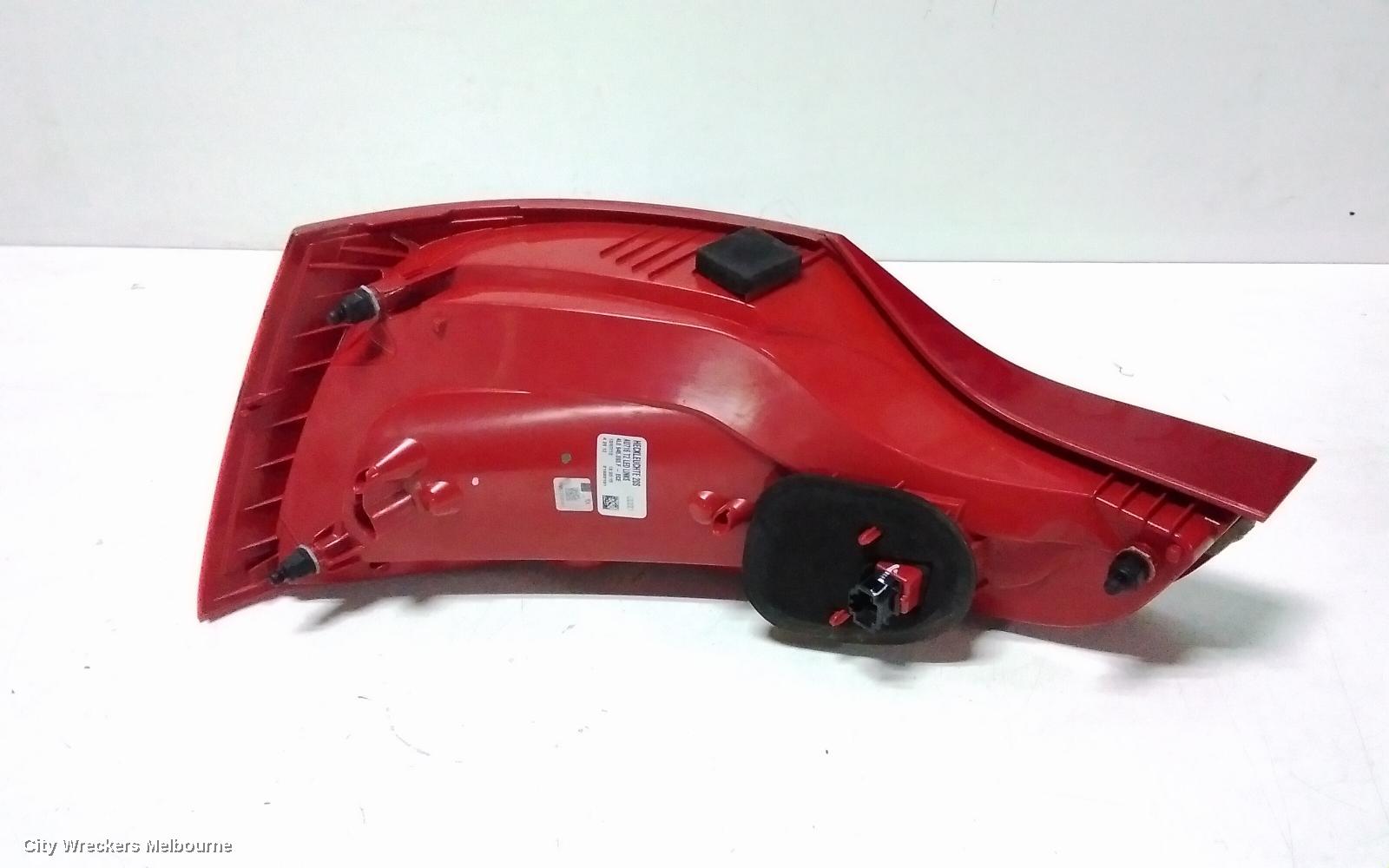 AUDI Q7 LEFT TAILLIGHT, 4L, IN TAILGATE, 10/2009 - 08/2015