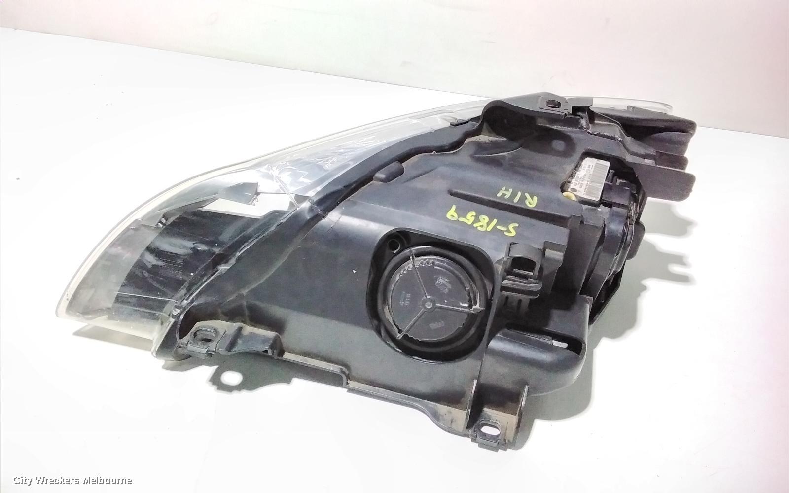 AUDI Q7 RIGHT HEADLAMP, 4L, XENON, ADAPTIVE TYPE, 09/2006 - 09/2009