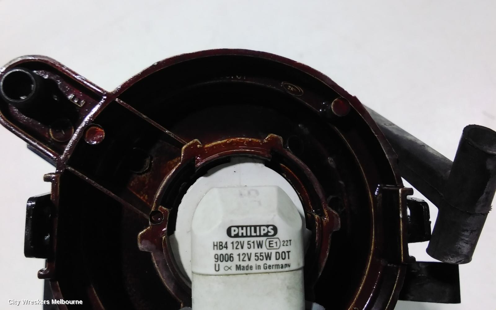 BMW 5 SERIES RIGHT INDICATOR/FOG/SIDE, BUMPER FOGLAMP, E60/E61, NON M SPORT TYPE, 10/2003 - 05/2007