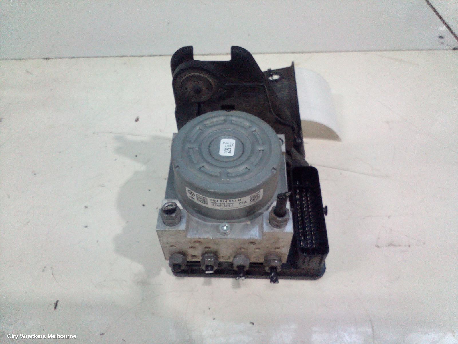VOLKSWAGEN GOLF ABS PUMP/MODULATOR, GEN 7, ON MOTOR P/N 3Q0614517Q, 12/2012 - 08/2020