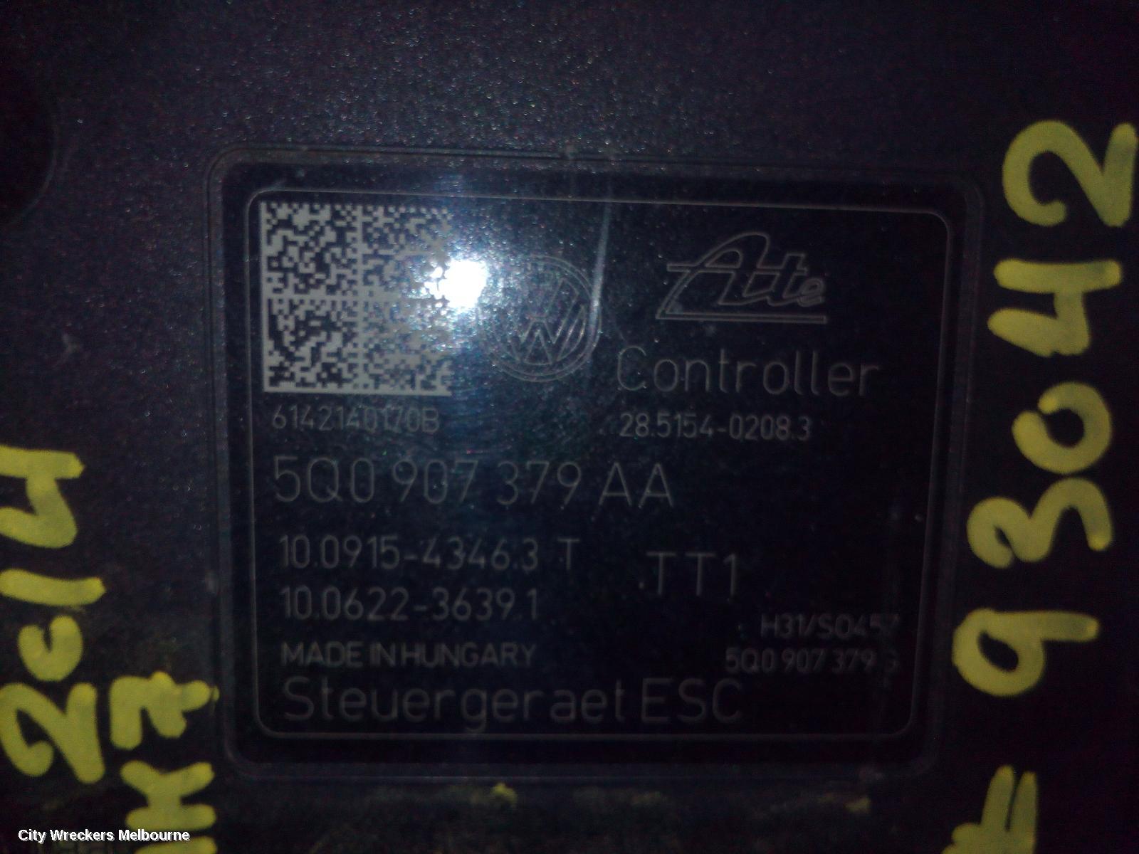 VOLKSWAGEN GOLF ABS PUMP/MODULATOR, GEN 7, ON MOTOR P/N 5Q0907379AA, 03/2013 - 08/2020