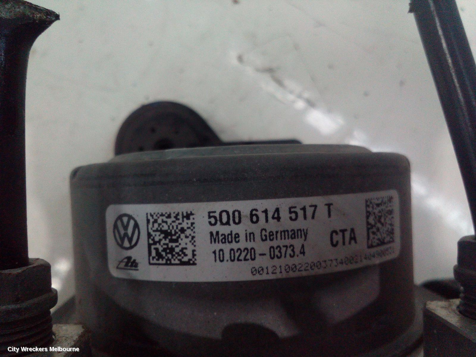 VOLKSWAGEN GOLF ABS PUMP/MODULATOR, GEN 7, ON MOTOR P/N 5Q0907379AA, 03/2013 - 08/2020