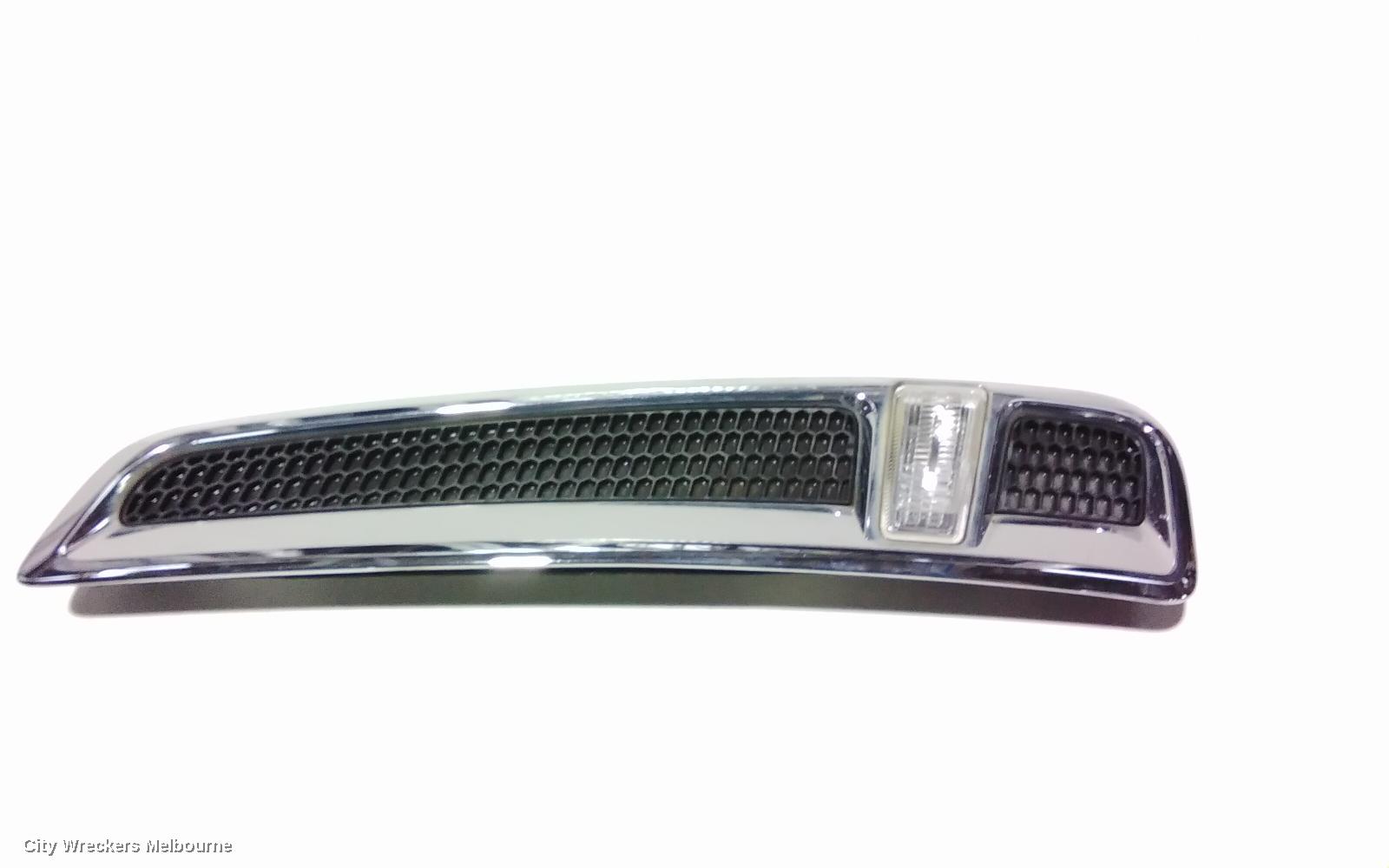 HOLDEN COMMODORE LEFT INDICATOR/FOG/SIDE, GUARD FLASHER (REPEATER), VF, 05/2013 - 12/2017