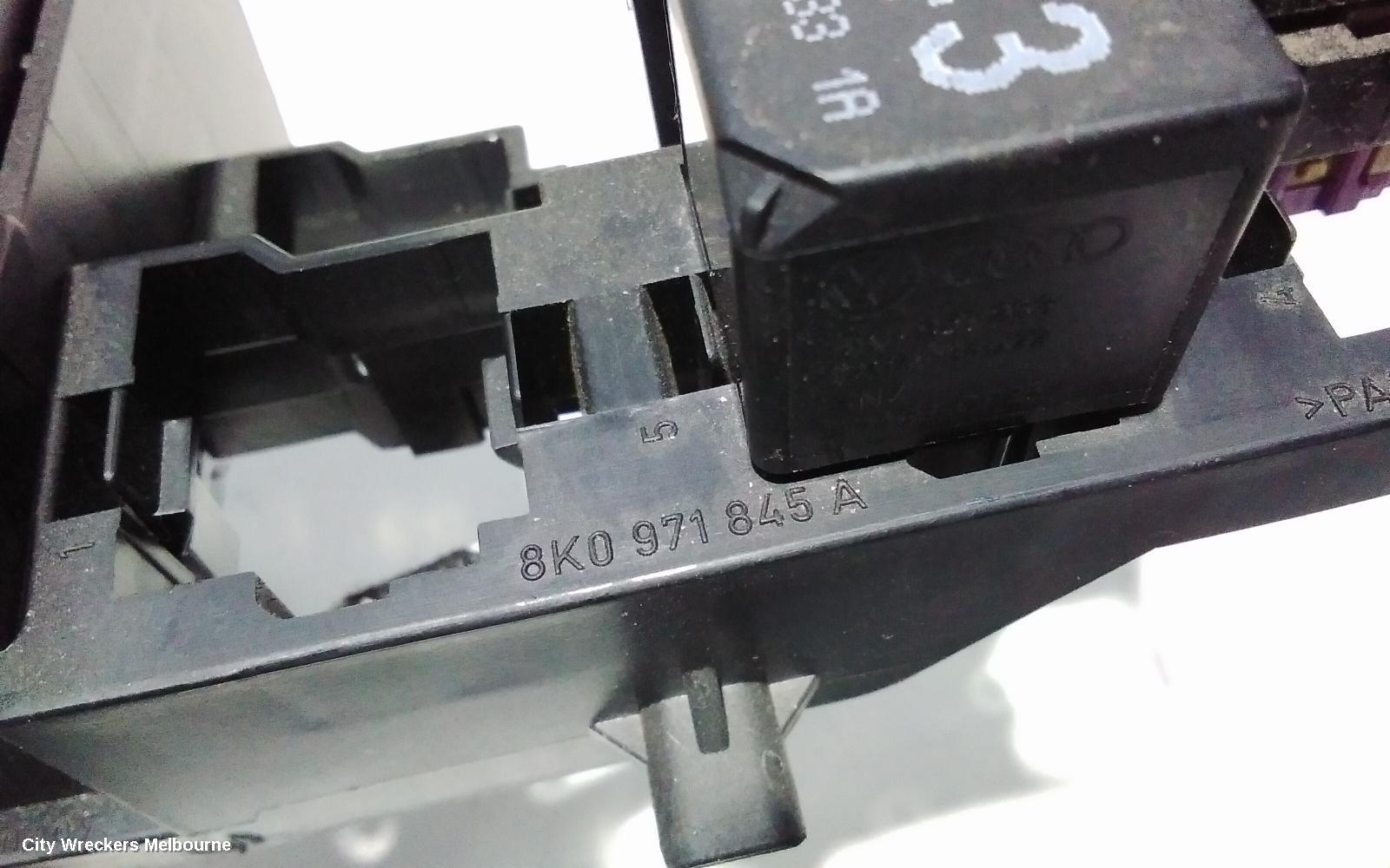 AUDI A4, B8 8K, 04/2008 - 06/2012, RELAY & FUSE PLT 8K0-971-845-A: 93073