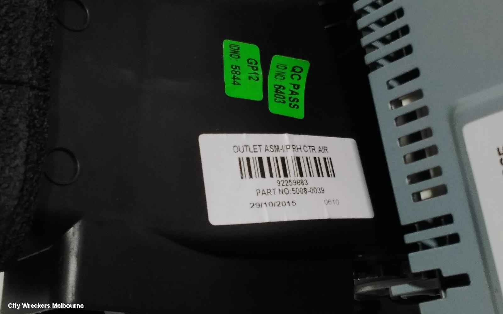 HOLDEN COMMODORE RADIO/CD/DVD/SAT/TV, DASH RADIO CONTROL PANEL/CONTROL UNIT ONLY, NON SAT NAV TYPE, VF, 05/2013 - 12/2017