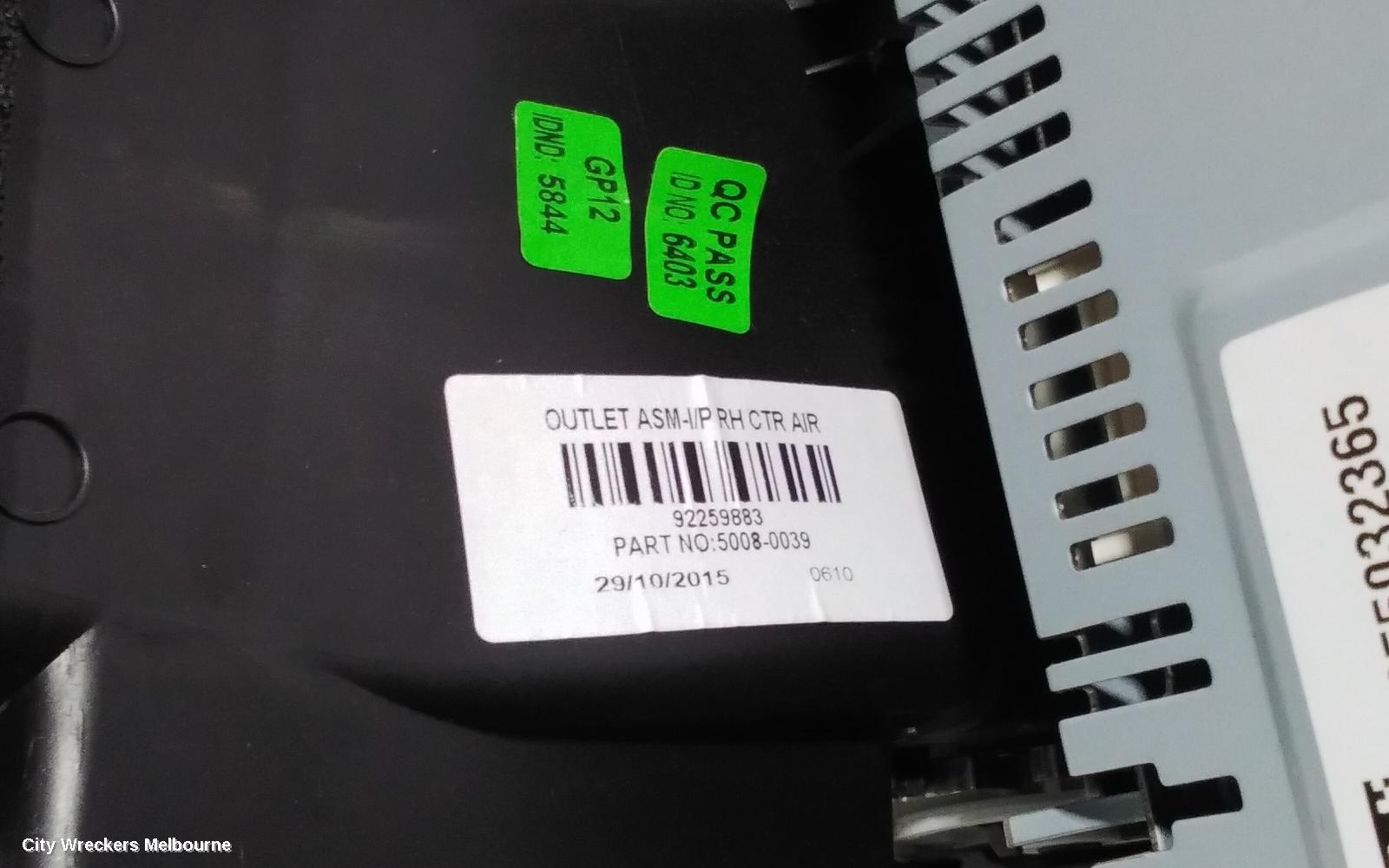 HOLDEN COMMODORE RADIO/CD/DVD/SAT/TV, DASH RADIO CONTROL PANEL/CONTROL UNIT ONLY, NON SAT NAV TYPE, VF, 05/2013 - 12/2017