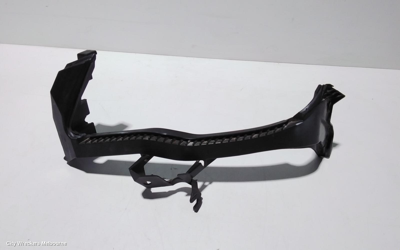 SUBARU FORESTER, SJ, 01/2013 - 08/2018, LH HEAD LIGHT BRAKET: 93093