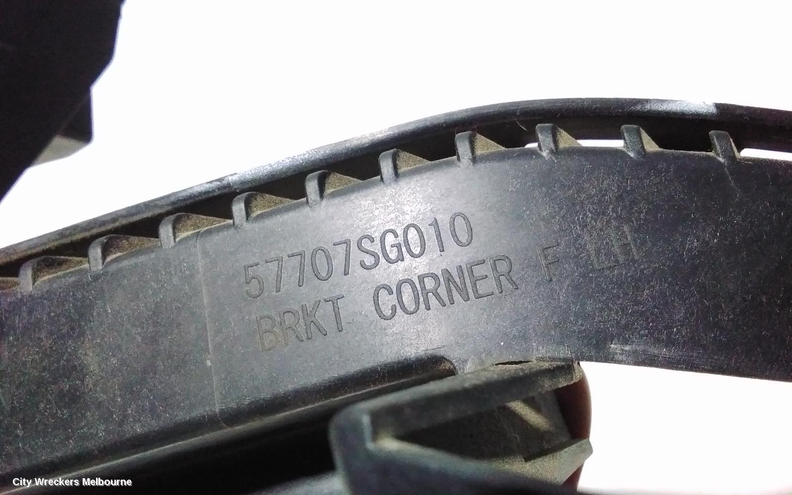 SUBARU FORESTER, SJ, 01/2013 - 08/2018, LH HEAD LIGHT BRAKET: 93093