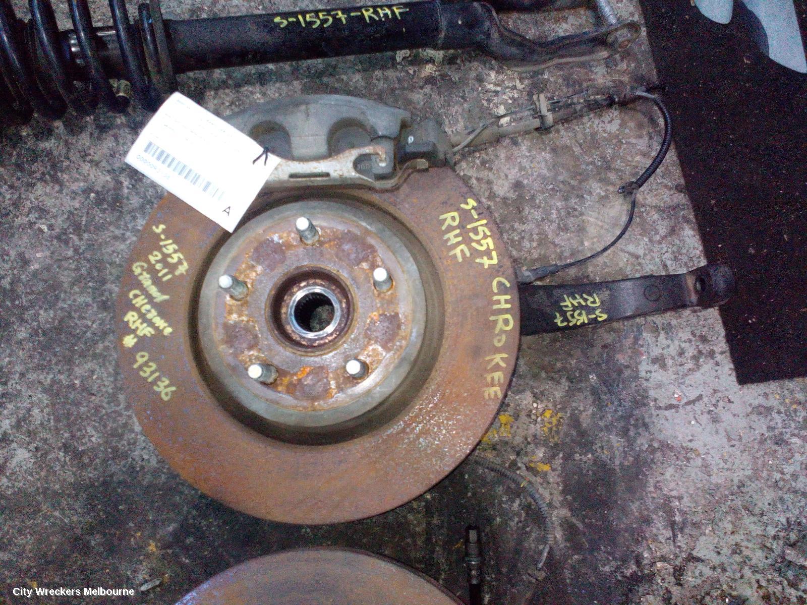 JEEP GRANDCHEROKEE RIGHT FRONT HUB ASSEMBLY, WK, 2WD/4WD, NON SRT8/SRT, 10/2010 - 09/2016