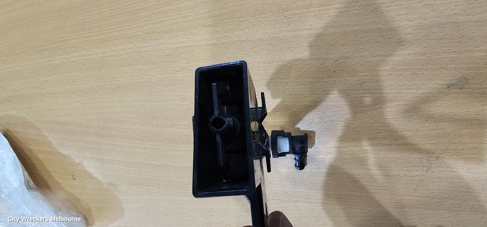 SUBARU FORESTER WASHER JET, SJ, 01/2013 - 08/2018