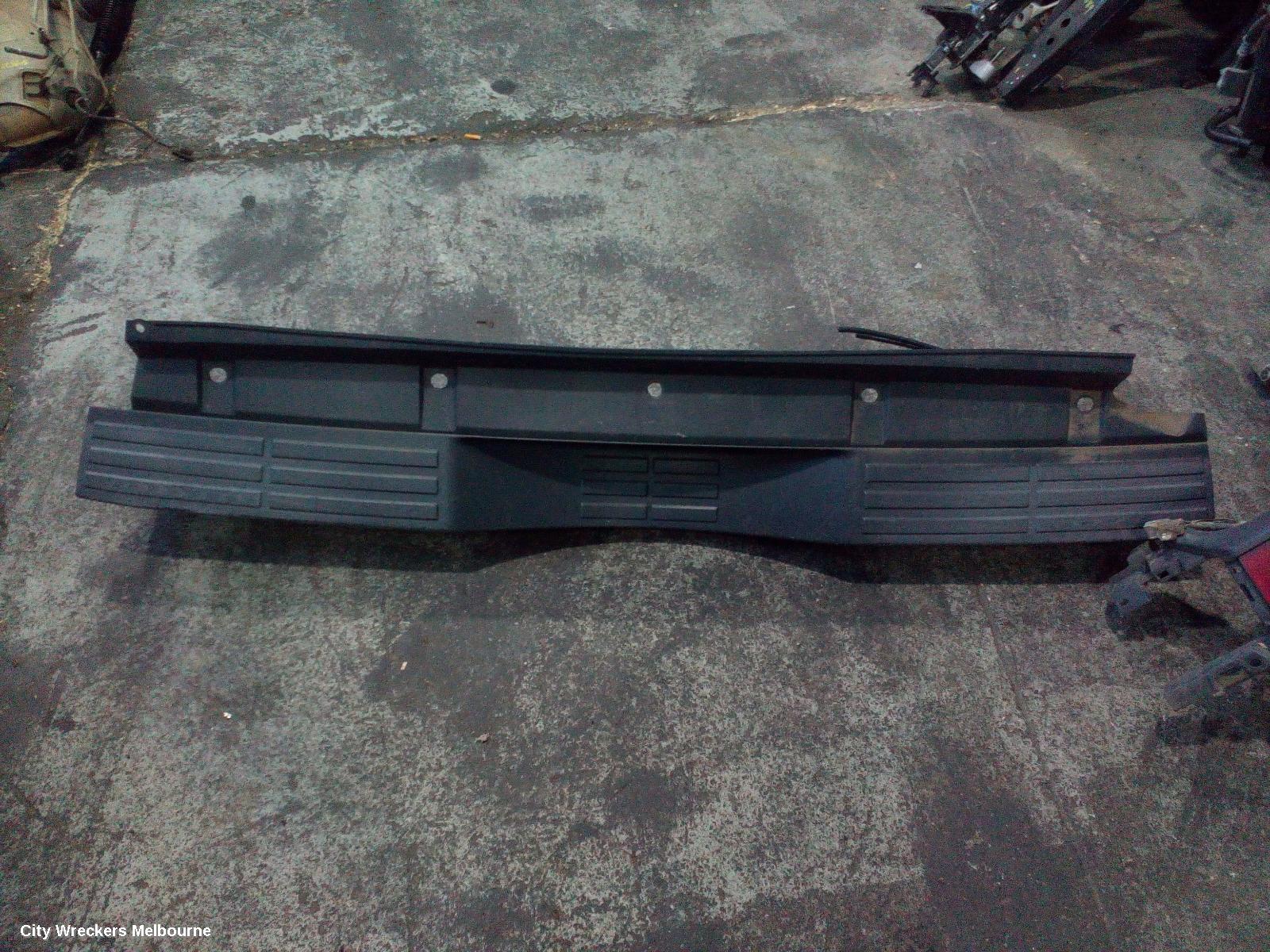 MITSUBISHI PAJERO REAR BUMPER, BUMPER (CENTRE), NS-NW, SILVER COLOUR, 11/2006 - 08/2014