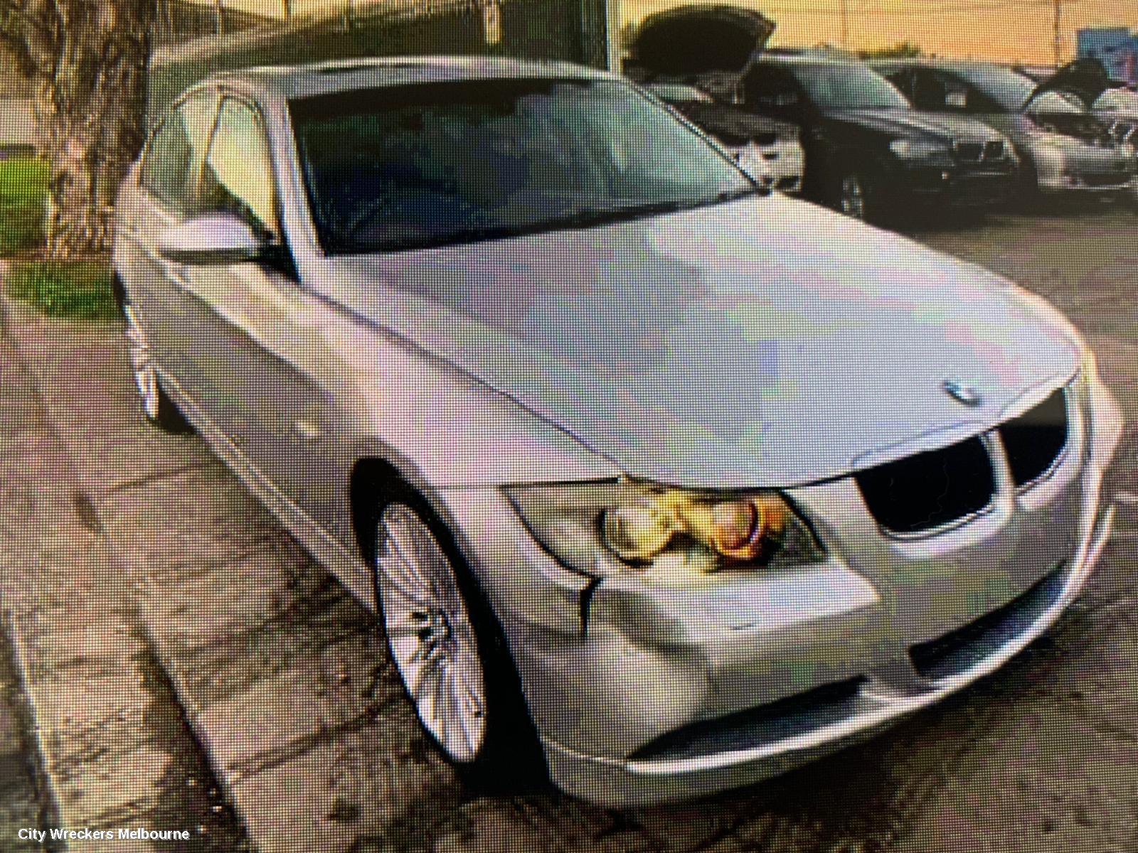 BMW 3 SERIES GRILLE, RADIATOR GRILLE (RH SIDE), E90/E91, SEDAN/WAGON, BLACK/CHROME, 03/2005 - 08/2008