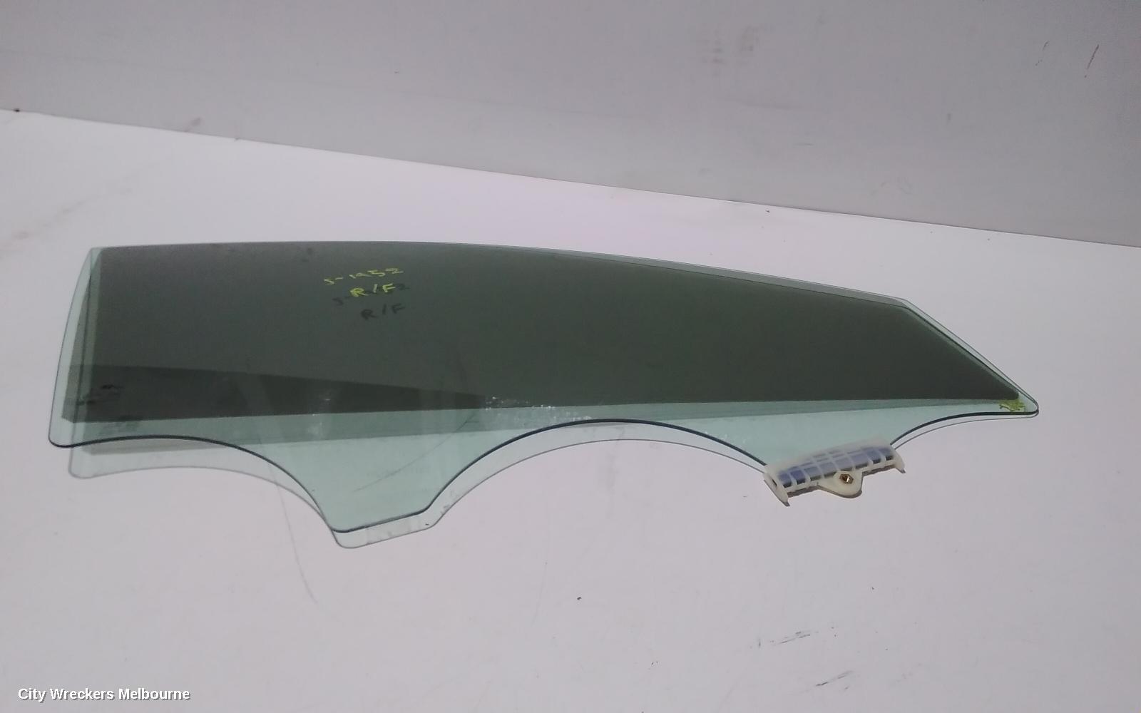 HYUNDAI I30 RIGHT FRONT DOOR WINDOW, PD, HATCH, 03/2017 ONWARDS