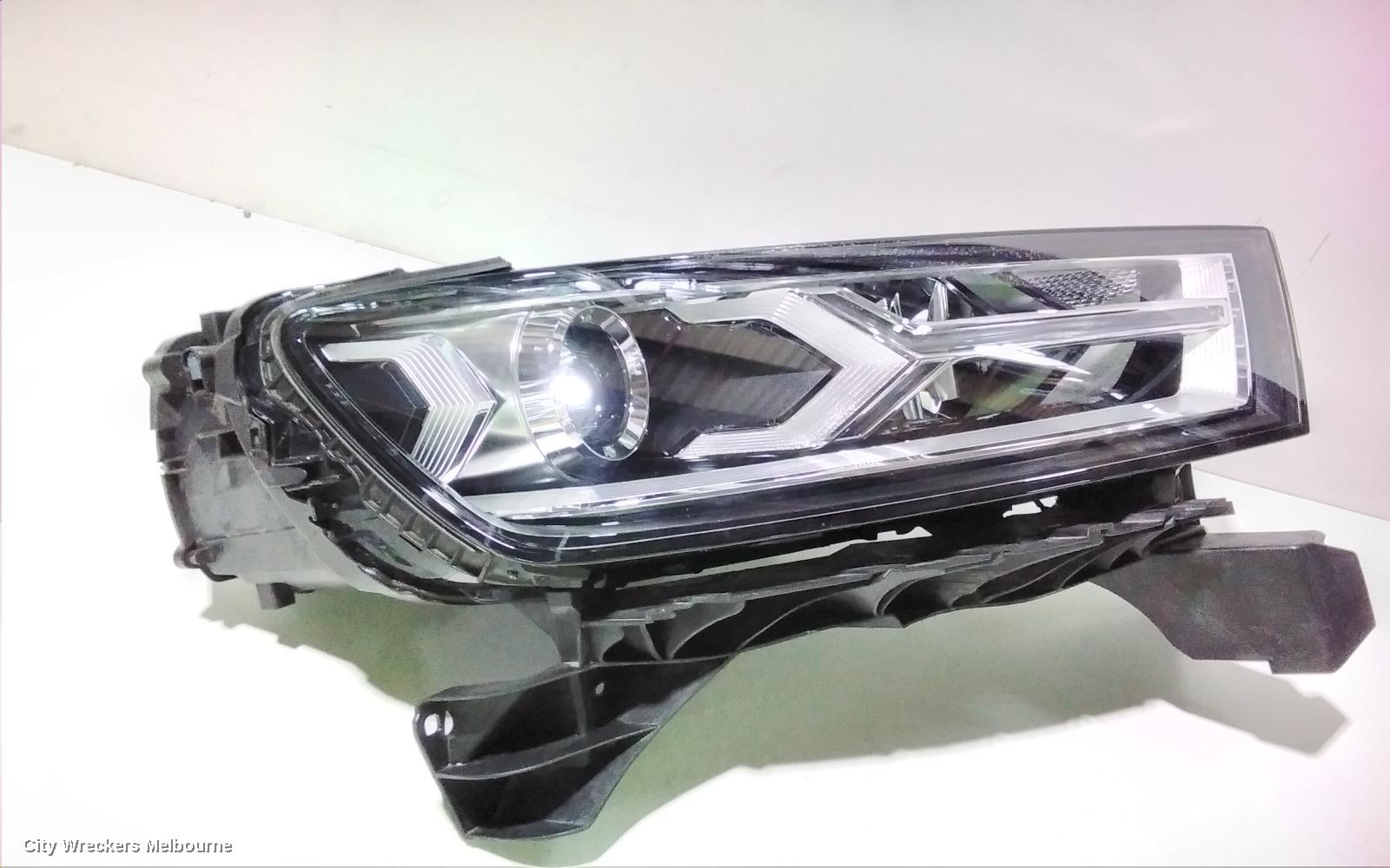 AUDI Q7 RIGHT HEADLAMP, 4M, XENON TYPE, 09/2015 - 03/2020