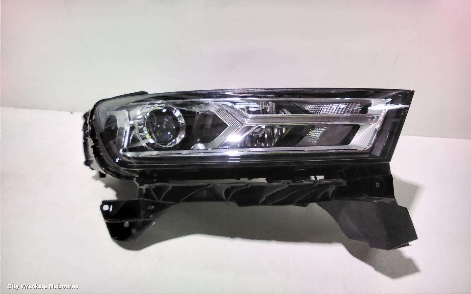 AUDI Q7 RIGHT HEADLAMP, 4M, XENON TYPE, 09/2015 - 03/2020