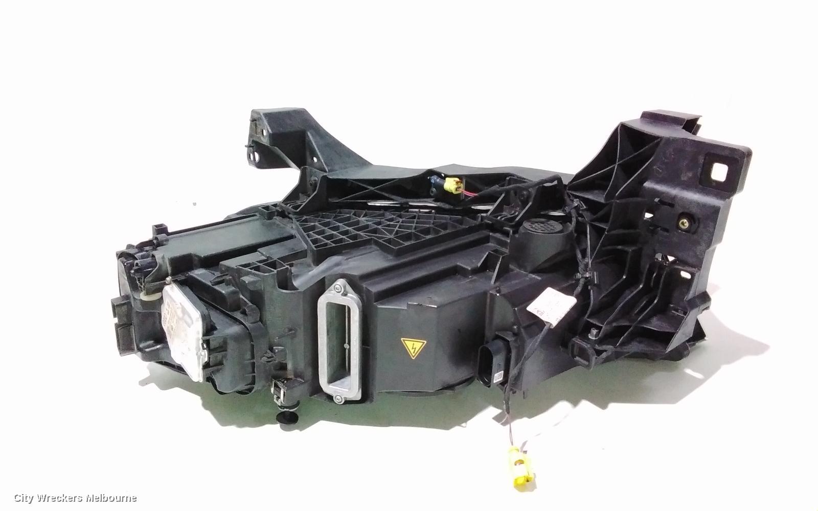 AUDI Q7 RIGHT HEADLAMP, 4M, XENON TYPE, 09/2015 - 03/2020