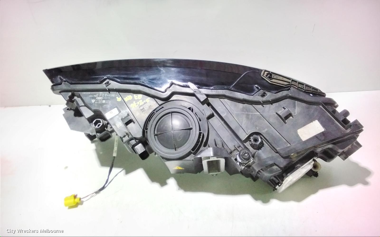 AUDI Q7 RIGHT HEADLAMP, 4M, XENON TYPE, 09/2015 - 03/2020