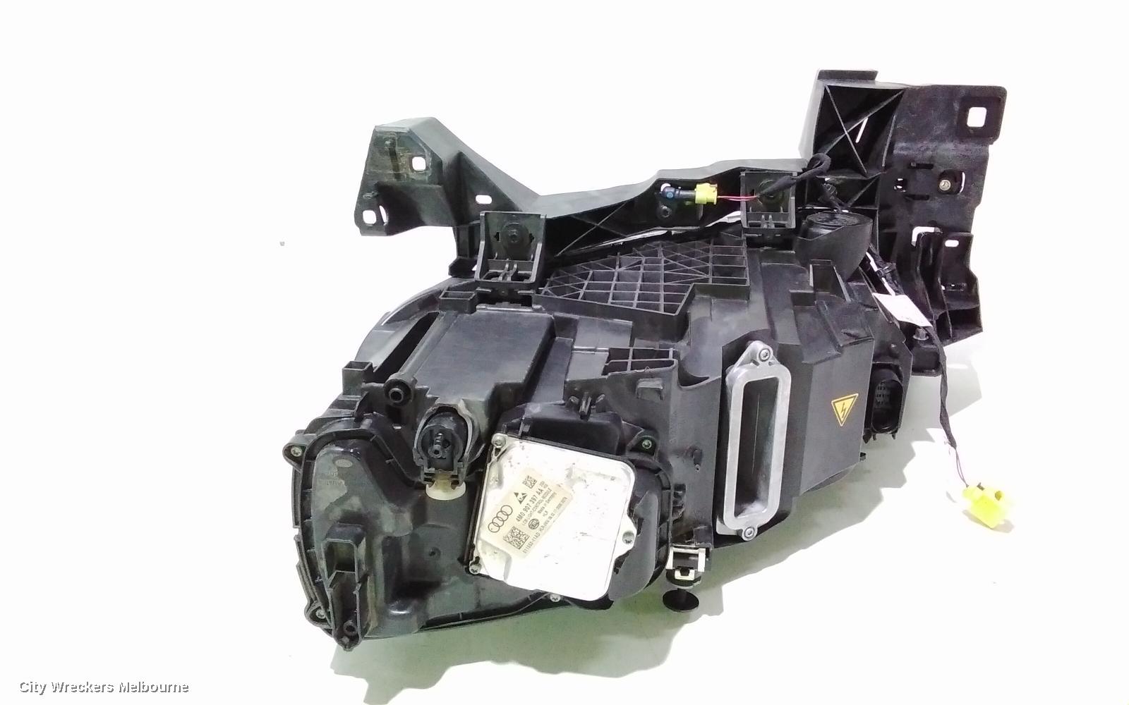 AUDI Q7 RIGHT HEADLAMP, 4M, XENON TYPE, 09/2015 - 03/2020