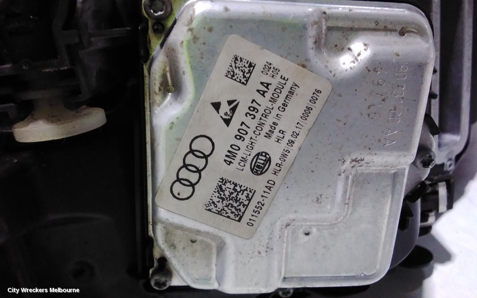 AUDI Q7 RIGHT HEADLAMP, 4M, XENON TYPE, 09/2015 - 03/2020