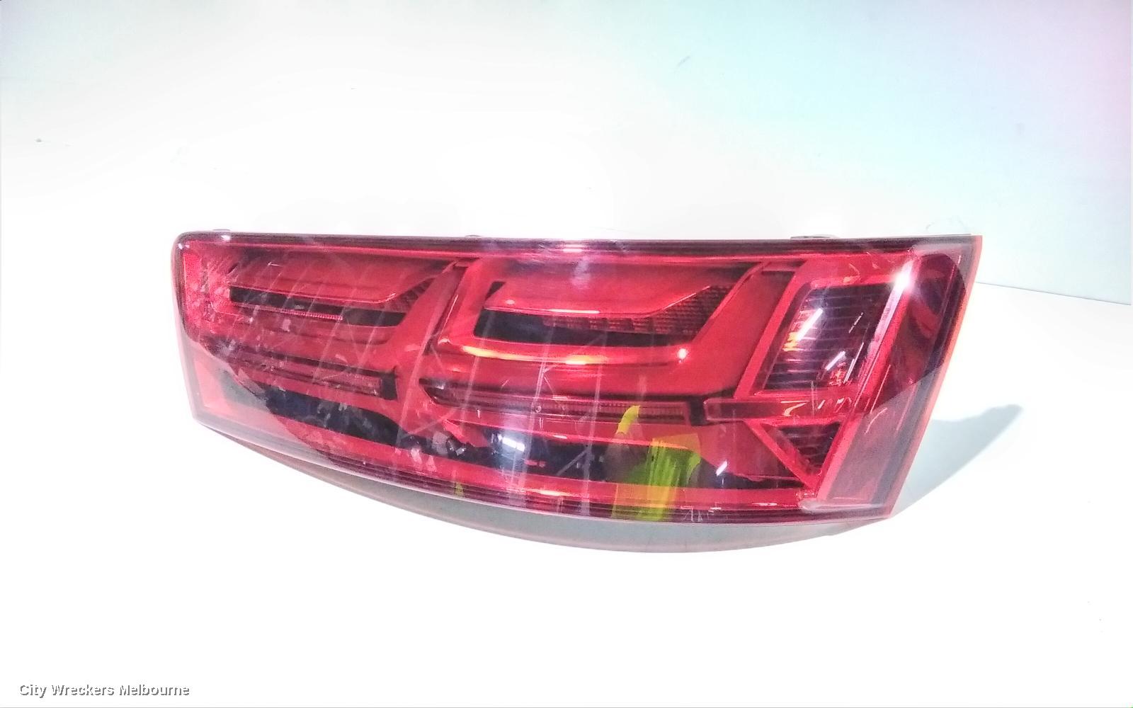 AUDI Q7 RIGHT TAILLIGHT, 4M, IN LIFTGATE, OPT 8SK 4PIN, 09/2015 - 03/2020