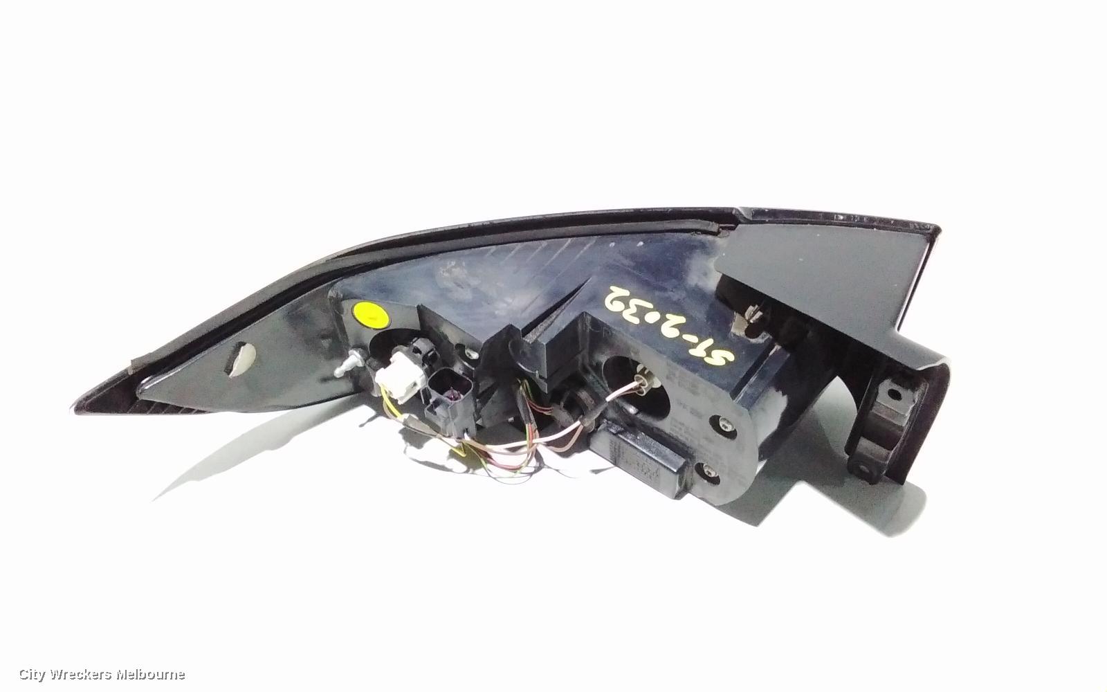 LAND ROVER RANGEROVER EVOQUE RIGHT TAILLIGHT, IN BODY, L538, RED/CLEAR TYPE, 11/2011 - 06/2015