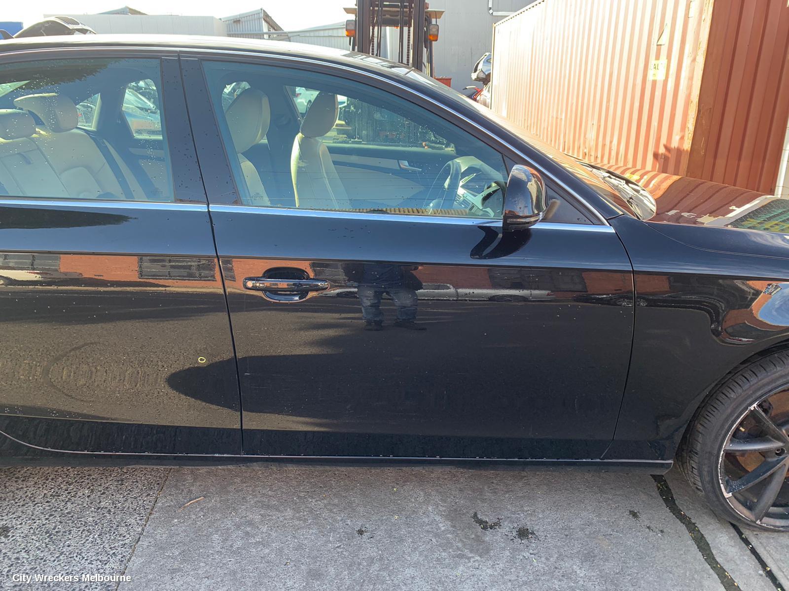 AUDI A4 RIGHT DOOR MIRROR, B8 8K, A4, MANUAL FOLD, NO LANE CHANGE ASSIST TYPE, 1 PLUG (6 WIRE), 02/2008 - 05/2009