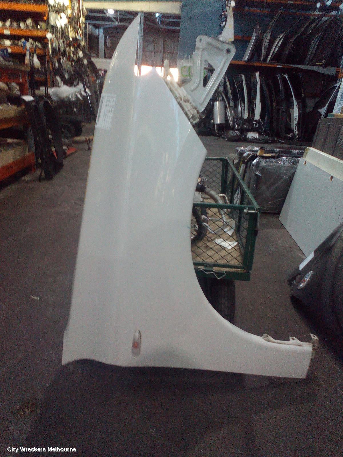 MITSUBISHI OUTLANDER RIGHT GUARD, ZJ, W/ INDICATOR TYPE, 10/2012 - 02/2014