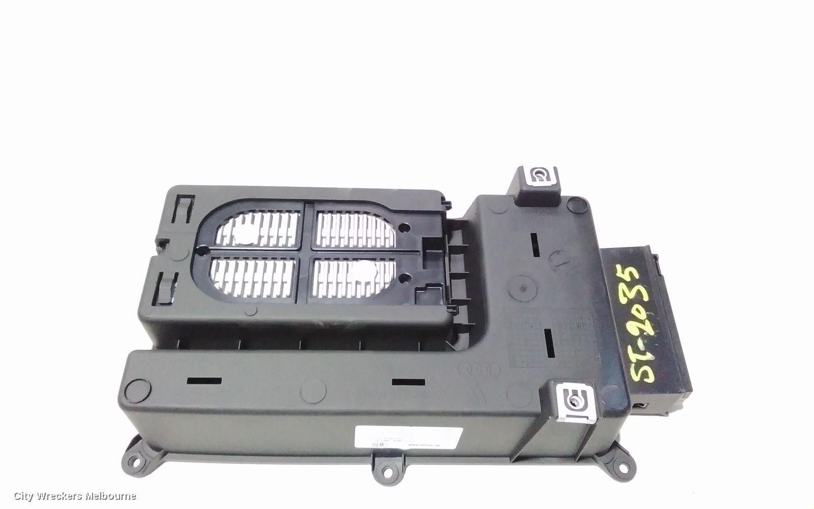 AUDI A4, B9 8W, 10/2015 - 01/2025, 8W0-864-981-B-6PS   STORAGE COMPARTMENT - AUDI : 93321