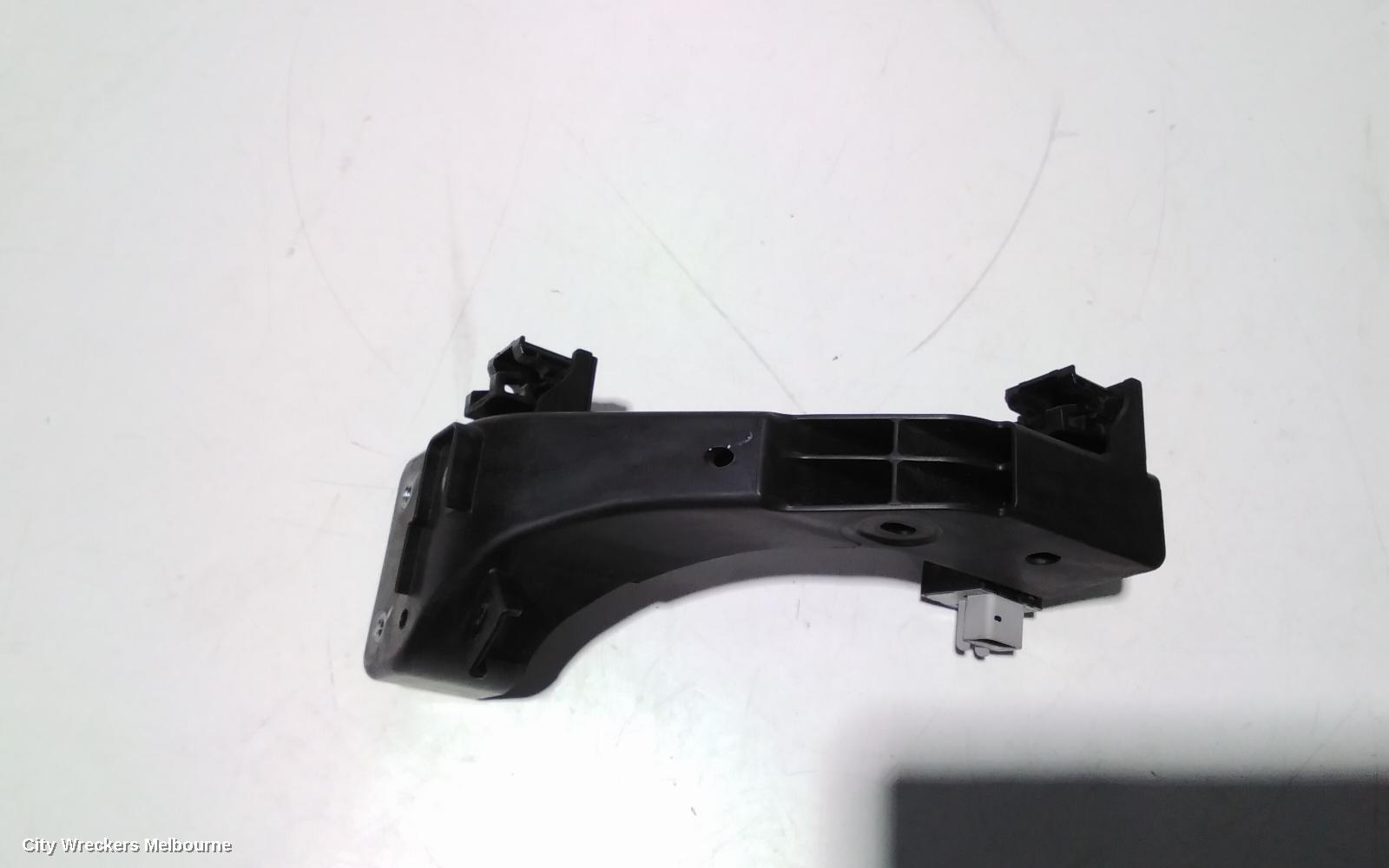 HYUNDAI VELOSTER, JS, 09/2019 - 07/2021, HEADLIGHT BRAKET LEFT FRONT : 93332