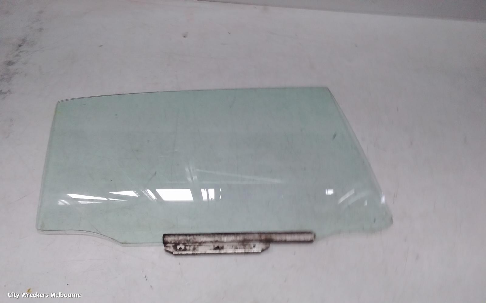 TOYOTA COROLLA RIGHT REAR DOOR WINDOW, ZZE122 (JAPAN-VIN JTD), HATCH, 12/2001 - 04/2007