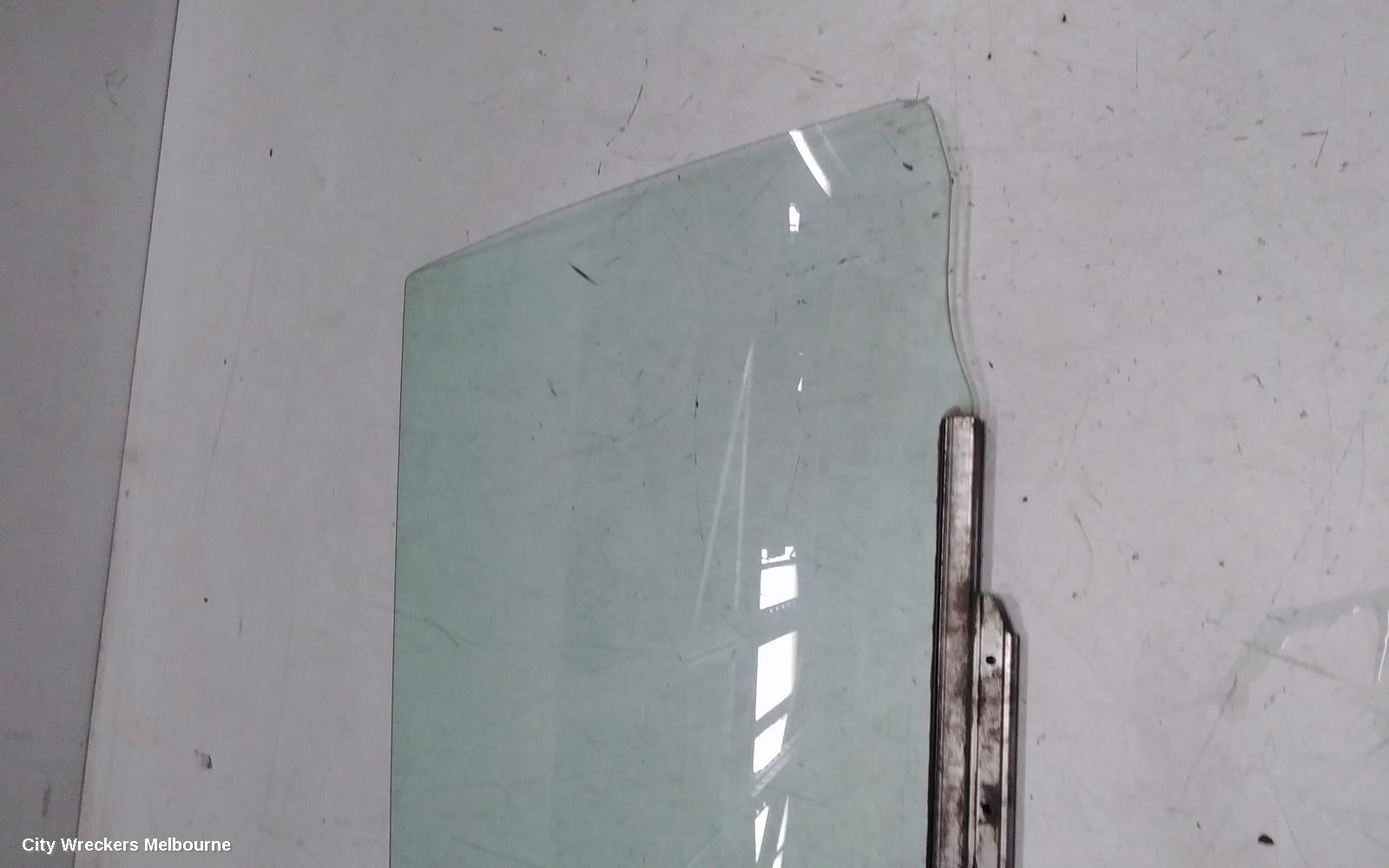 TOYOTA COROLLA RIGHT REAR DOOR WINDOW, ZZE122 (JAPAN-VIN JTD), HATCH, 12/2001 - 04/2007