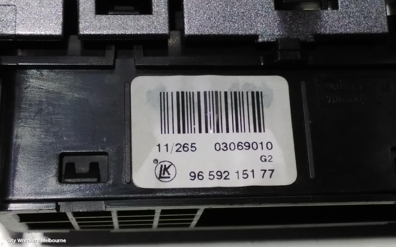 PEUGEOT 308, T7, 09/2007 - 01/2014, HAZARD LIGHT SWITCHES: 93441
