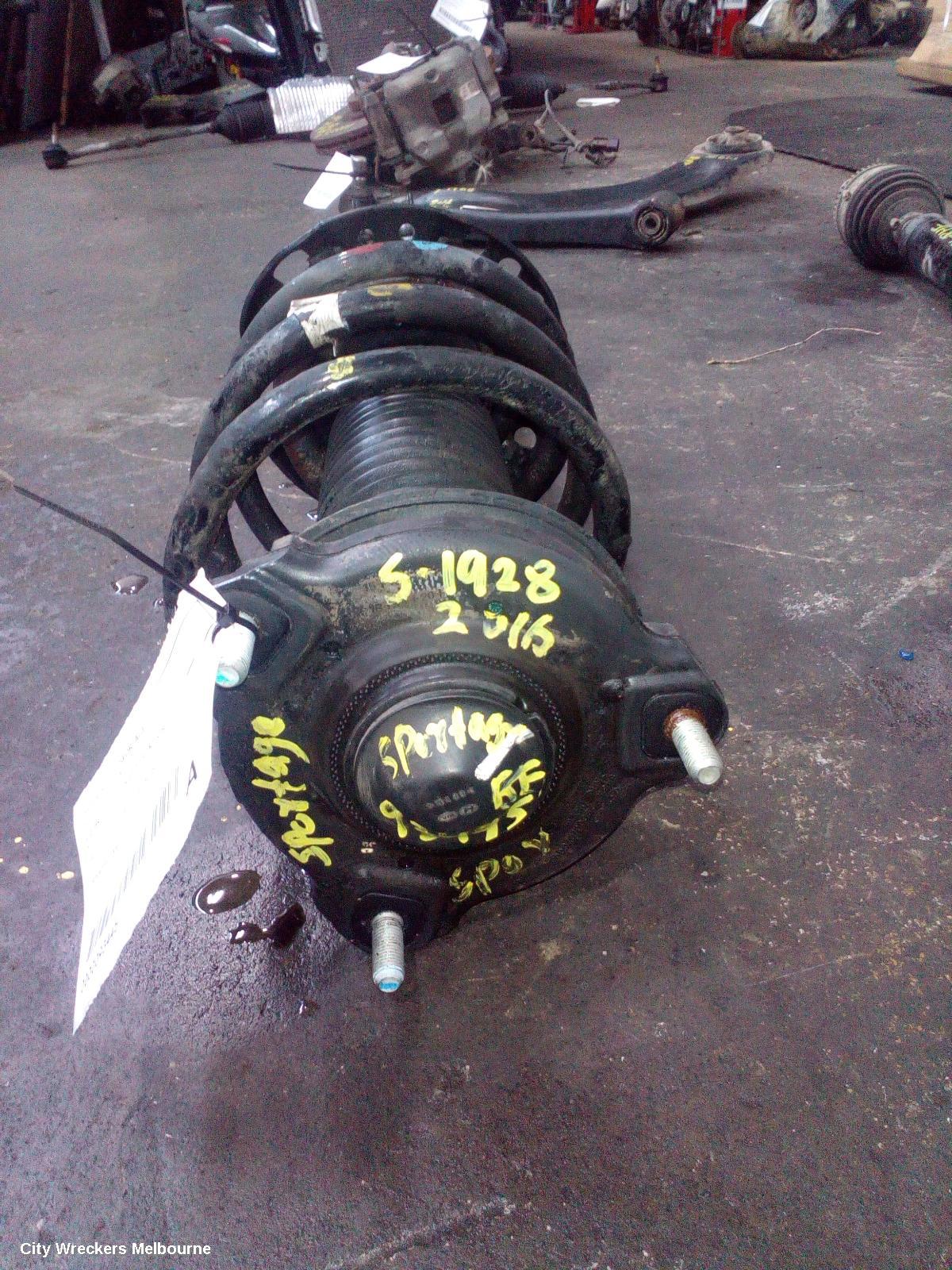 KIA SPORTAGE RIGHT FRONT STRUT, QL, 2.0/2.4, PETROL, 10/2015 - 08/2021