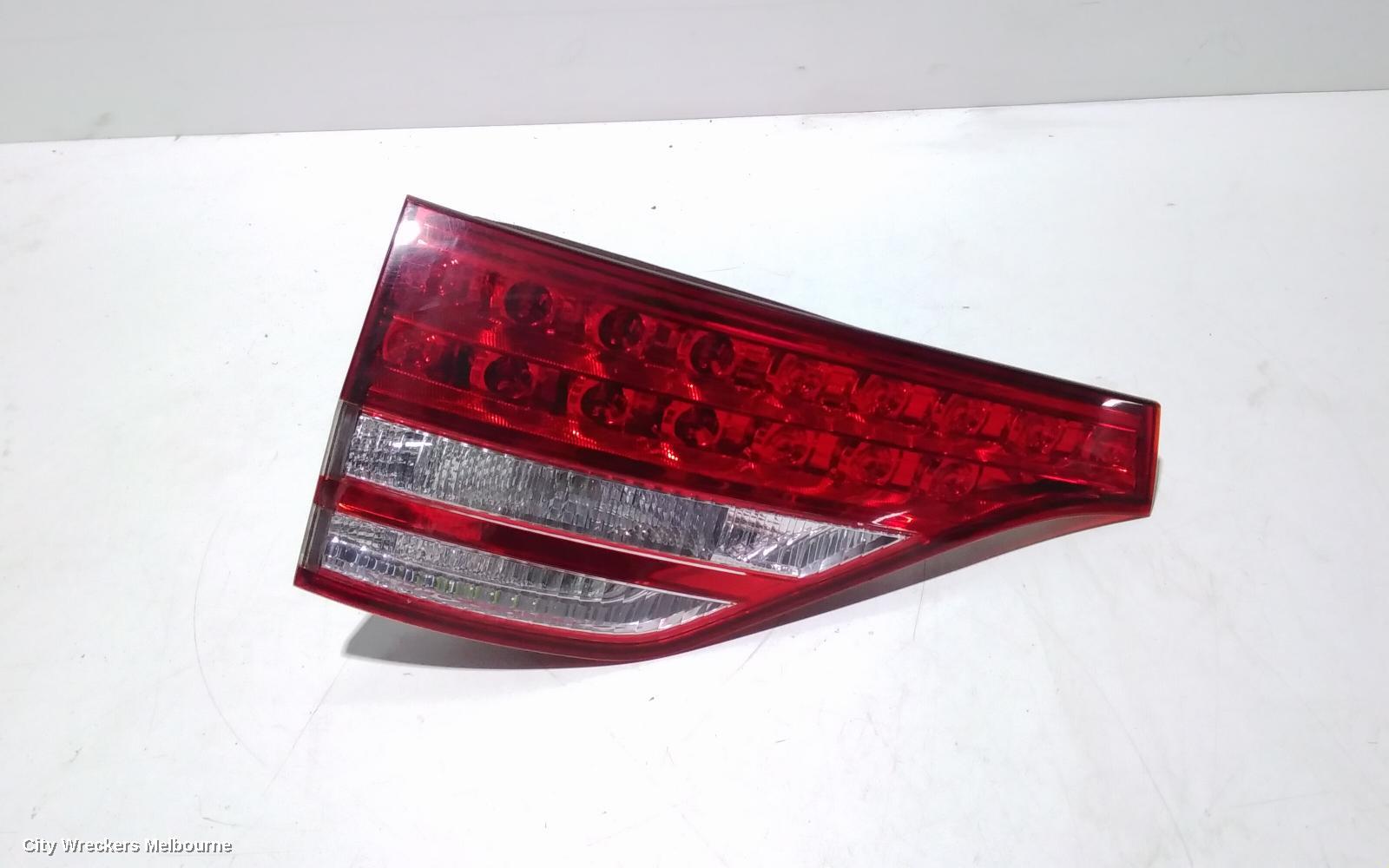 TOYOTA TARAGO REAR GARNISH, TAILGATE LAMP (LH SIDE), ACR50R, 03/2006 - 12/2008