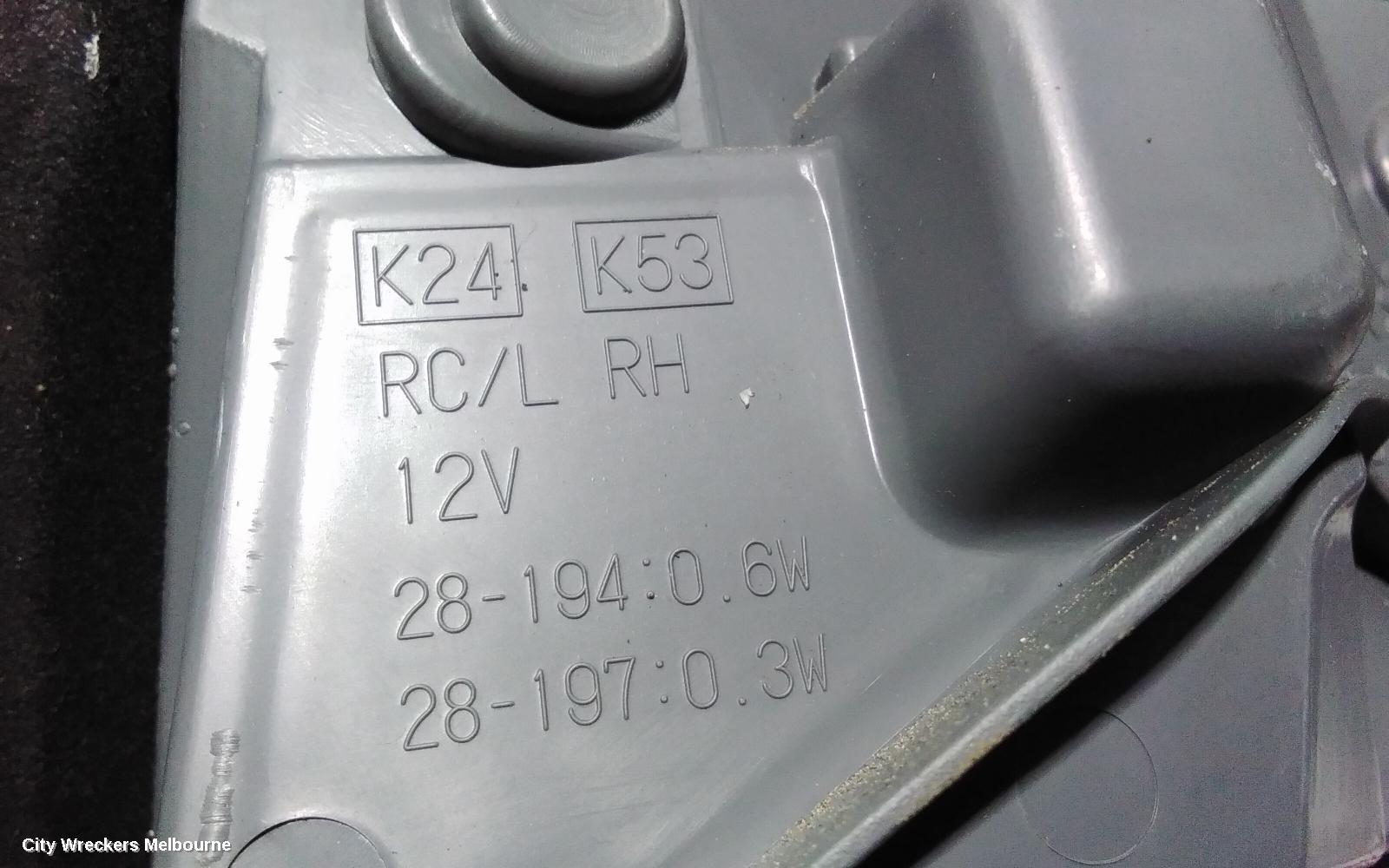 TOYOTA TARAGO REAR GARNISH, TAILGATE LAMP (RH SIDE), ACR50R, 03/2006 - 12/2008