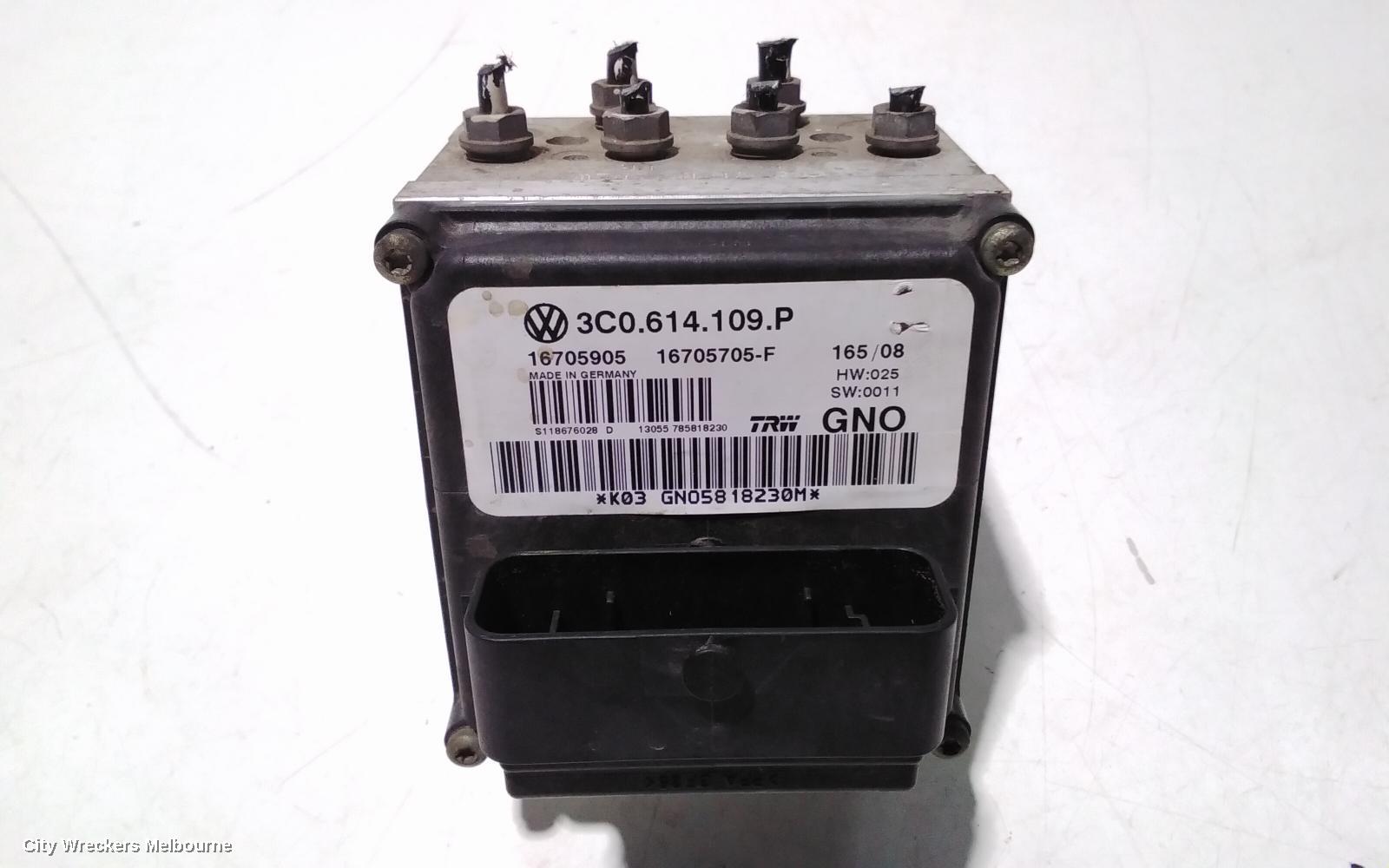 VOLKSWAGEN PASSAT ABS PUMP/MODULATOR, 3C/MK6 B6-B7, ON MODULE P/N 3C0614109P, 03/2006 - 05/2015