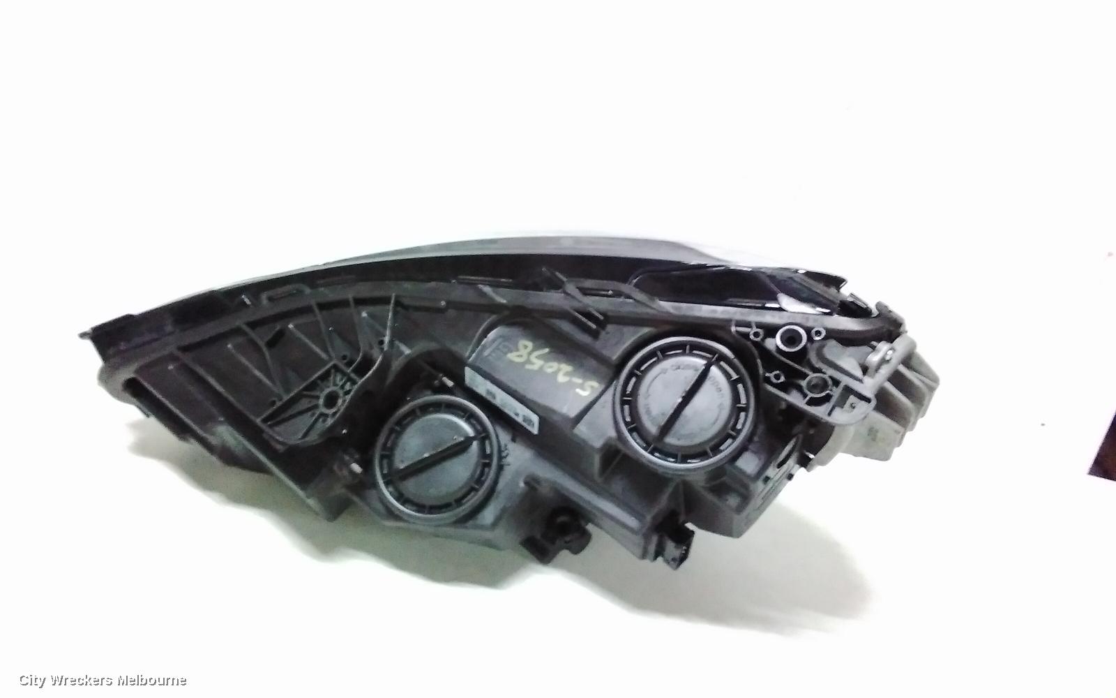 HOLDEN COMMODORE RIGHT HEADLAMP, ZB, HALOGEN TYPE, 10/2017 - 12/2020