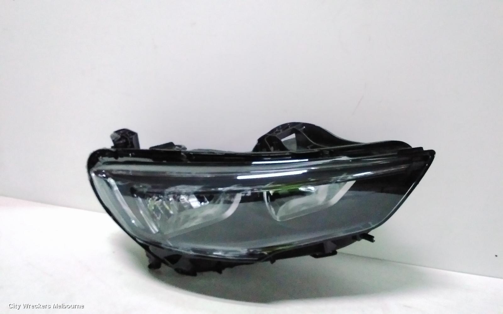 HOLDEN COMMODORE RIGHT HEADLAMP, ZB, HALOGEN TYPE, 10/2017 - 12/2020