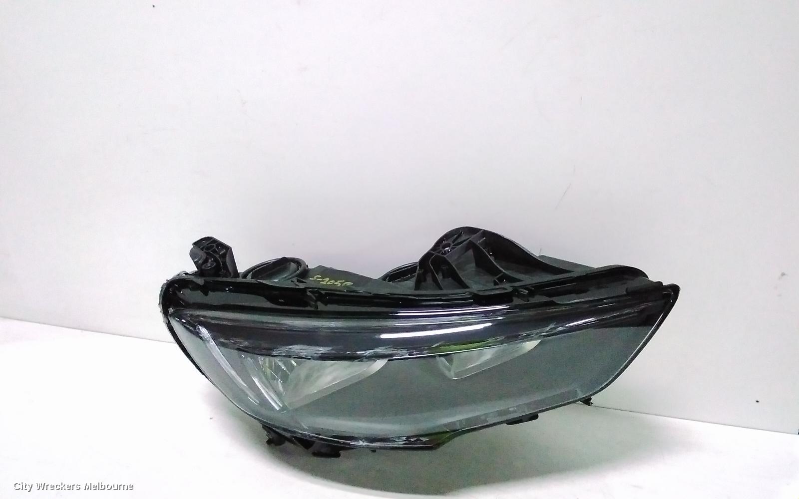 HOLDEN COMMODORE RIGHT HEADLAMP, ZB, HALOGEN TYPE, 10/2017 - 12/2020