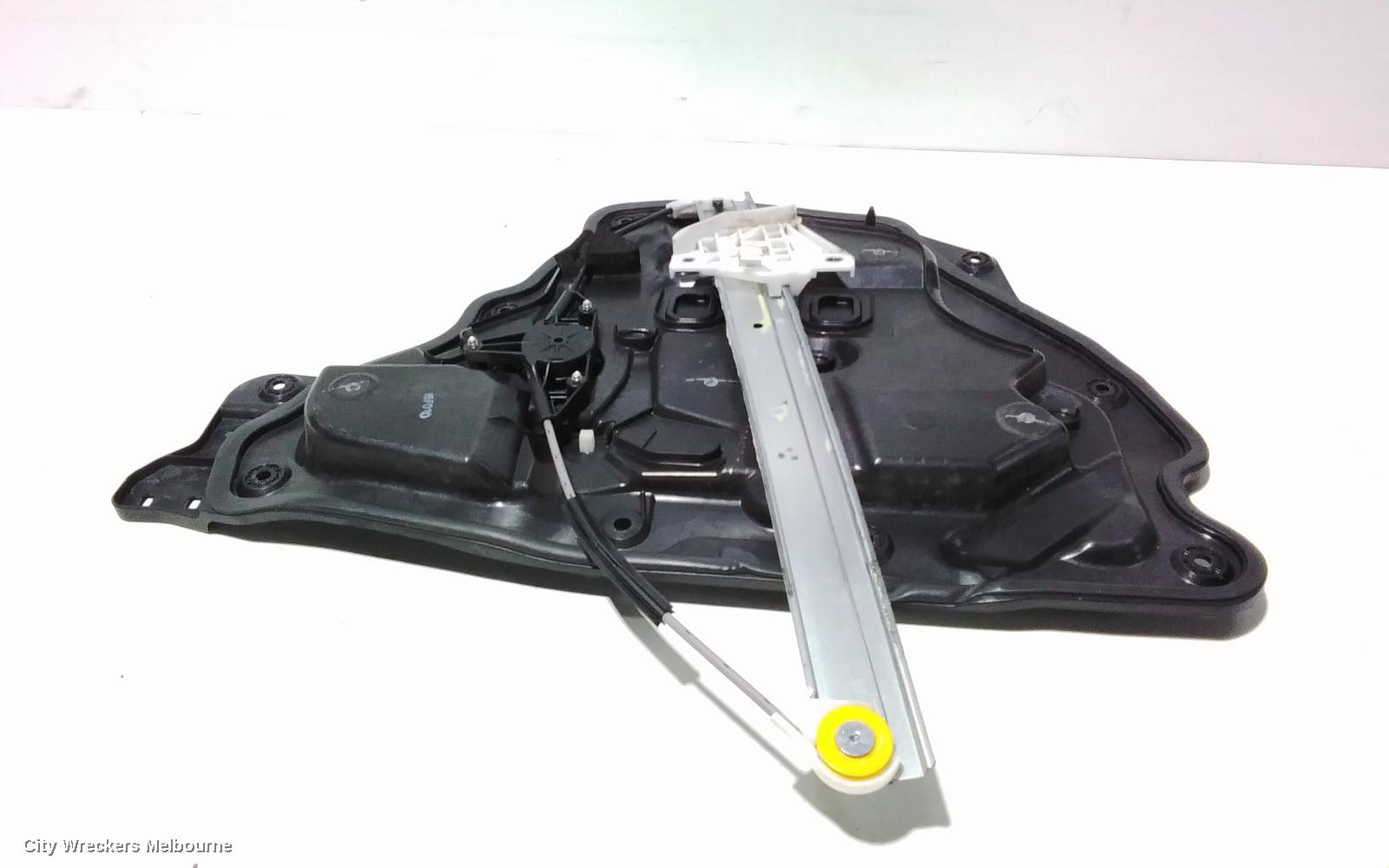 MAZDA CX9 RIGHT FRONT WINDOW REG/MOTOR, TC, 07/2016 ONWARDS