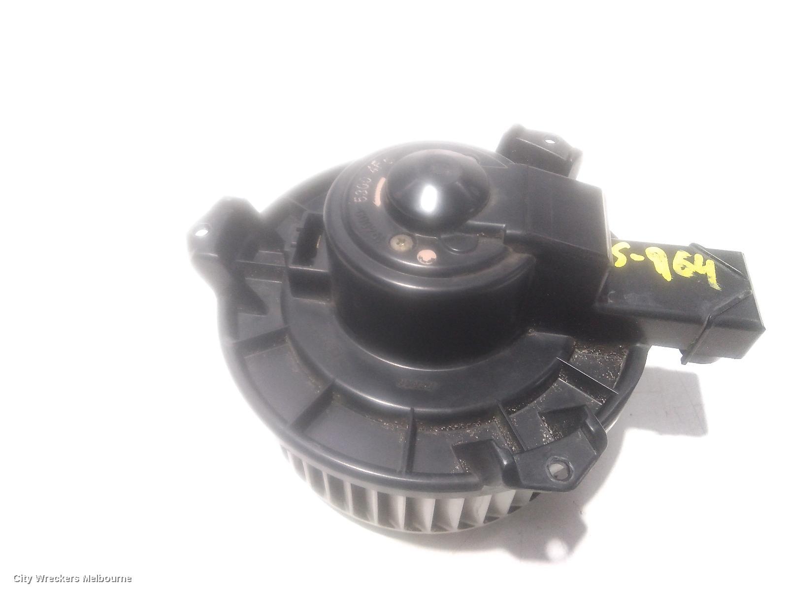 TOYOTA PRADO HEATER FAN MOTOR, FRONT, NON CLIMATE CONTROL TYPE, 120 SERIES, 02/2003 - 10/2009