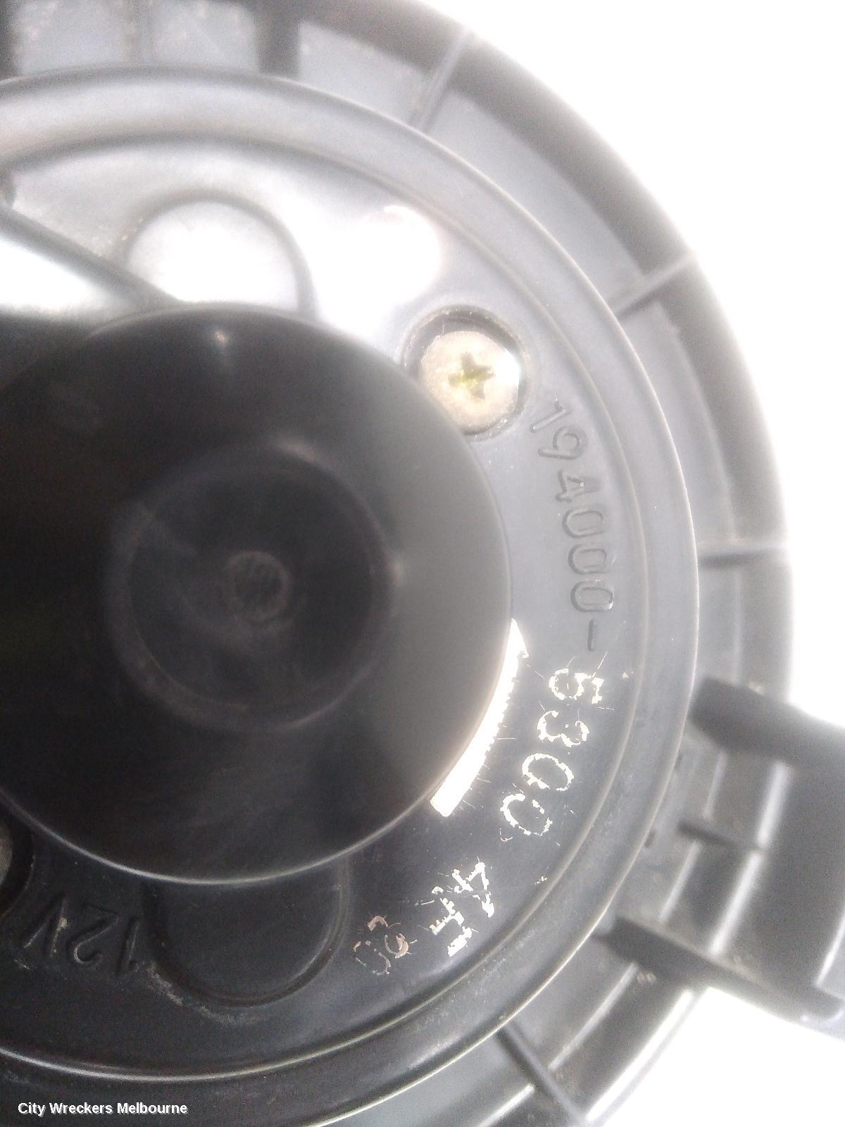 TOYOTA PRADO HEATER FAN MOTOR, FRONT, NON CLIMATE CONTROL TYPE, 120 SERIES, 02/2003 - 10/2009